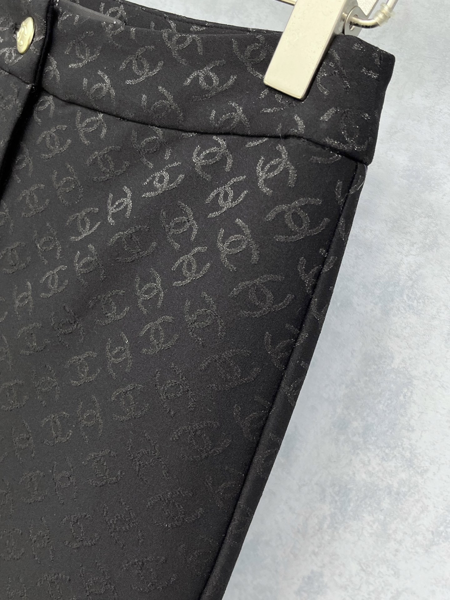 🛒𝐍𝐄𝐖 · 𝟐𝟎𝟐5/爆款现货原单品质 Chan*｜25秋冬新品滑雪🎿系列羽绒裤 系列款提花字母装饰设