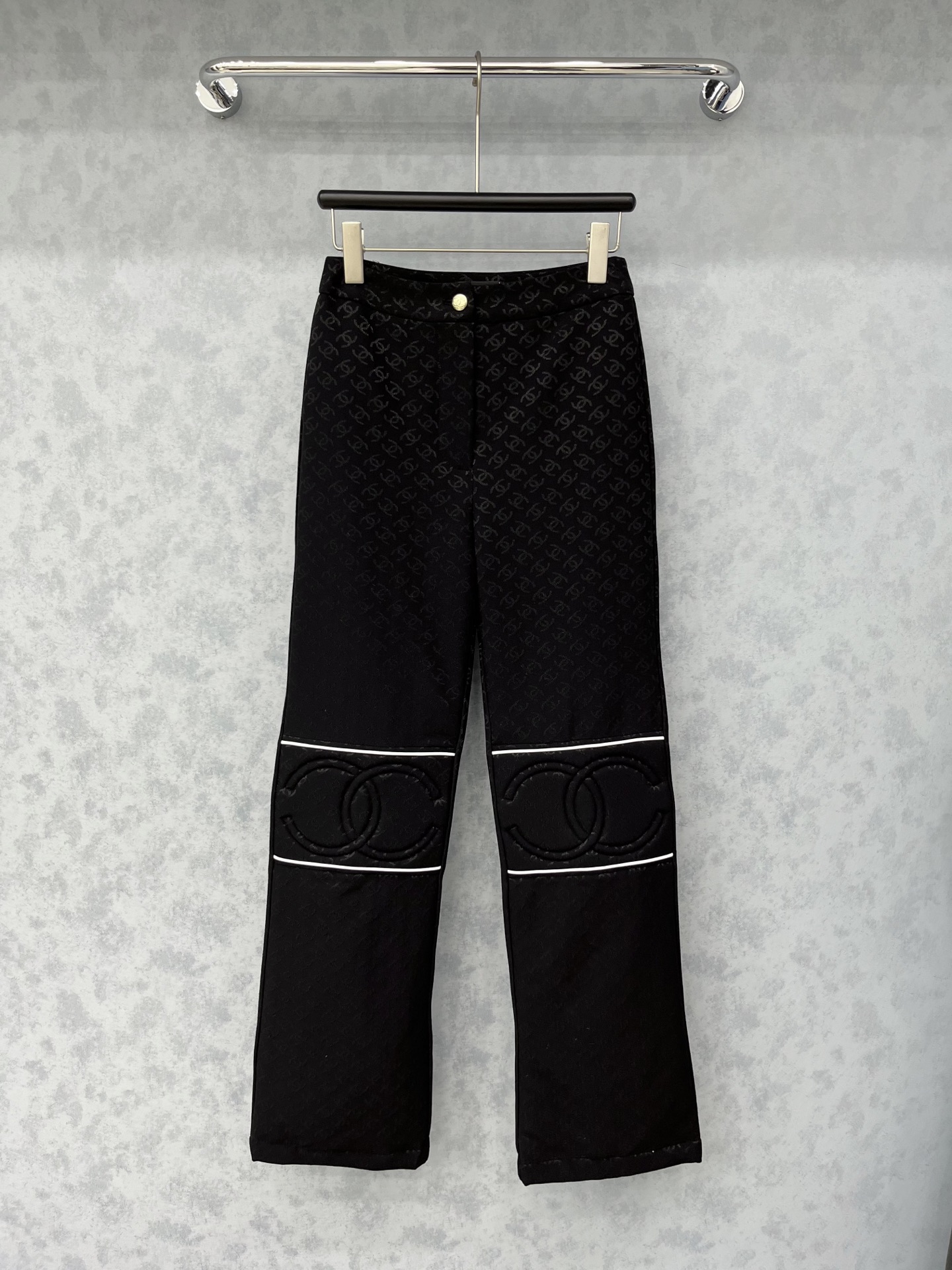 🛒𝐍𝐄𝐖 · 𝟐𝟎𝟐5/爆款现货原单品质 Chan*｜25秋冬新品滑雪🎿系列羽绒裤 系列款提花字母装饰设