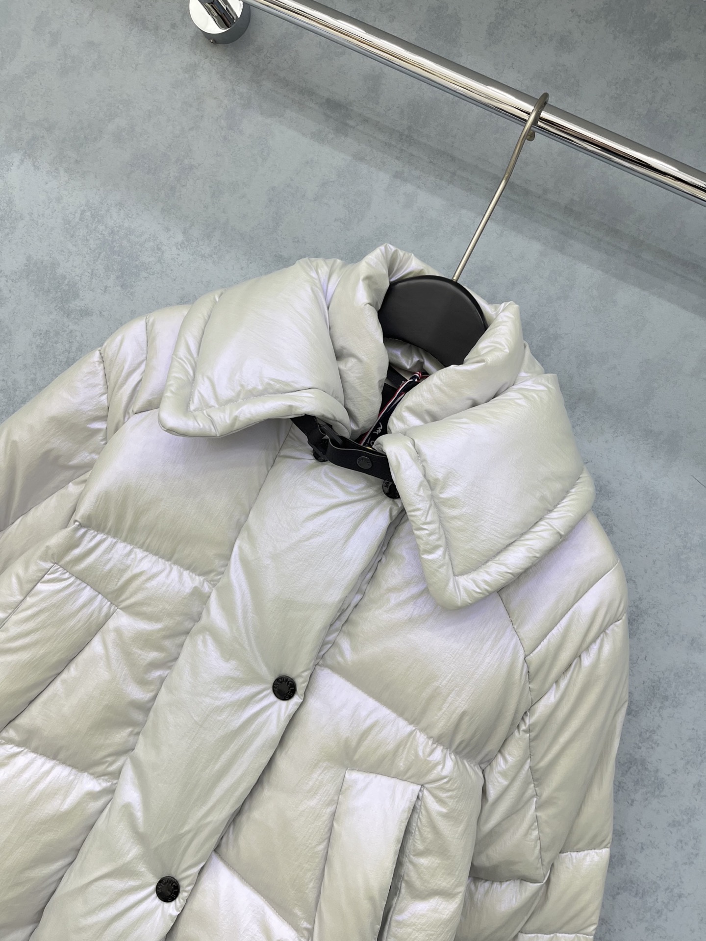 🛒𝐍𝐄𝐖 · 𝟐𝟎𝟐5/爆款现货原单品质 Mon*｜25秋冬新品代购爆款本季最好看的一款羽绒服外套哑光面