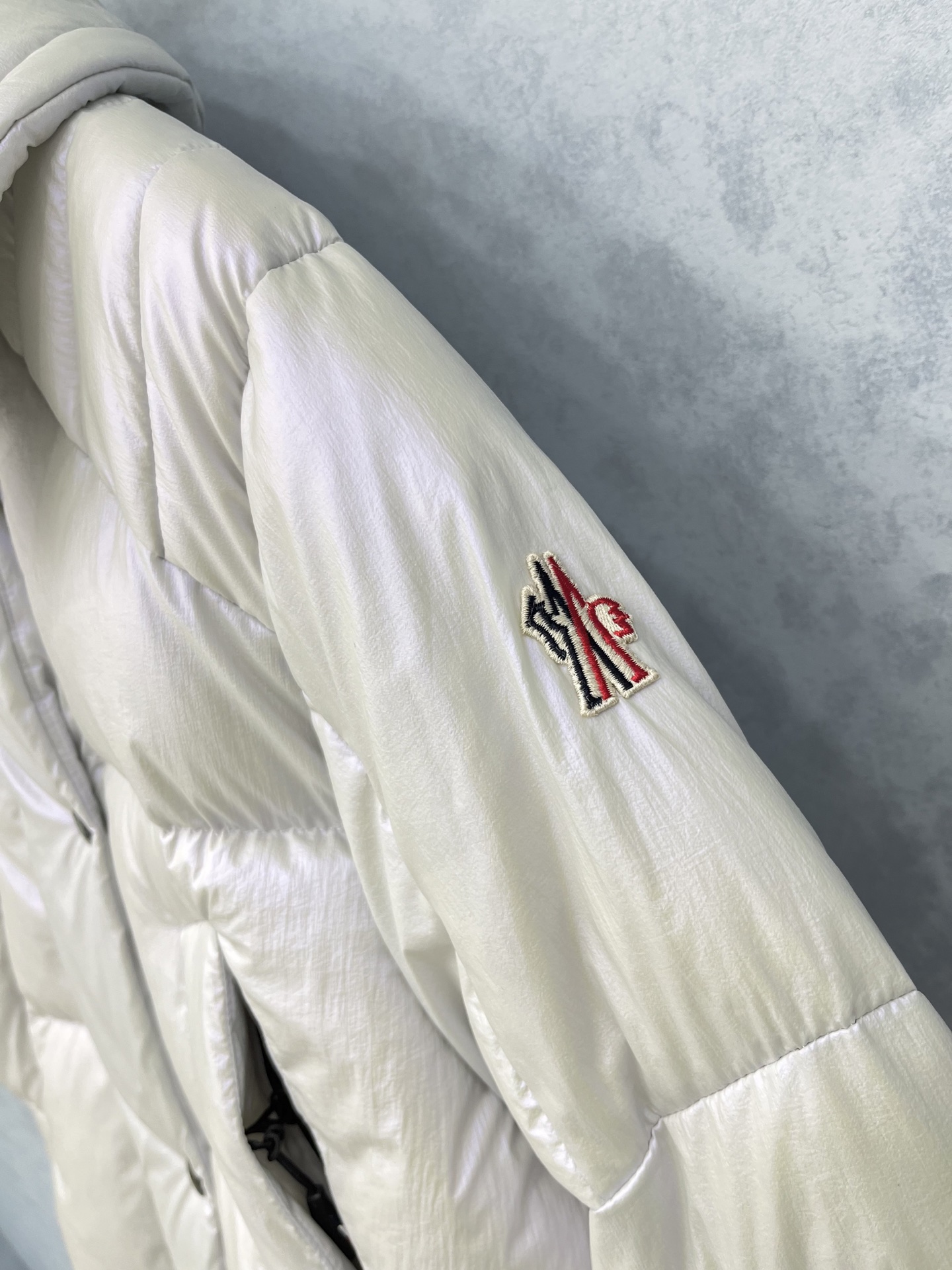 🛒𝐍𝐄𝐖 · 𝟐𝟎𝟐5/爆款现货原单品质 Mon*｜25秋冬新品代购爆款本季最好看的一款羽绒服外套哑光面