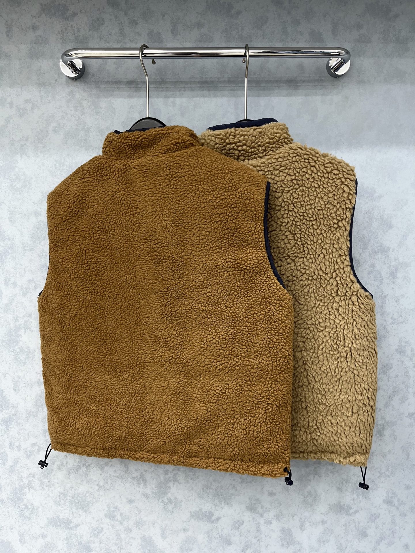 🛒𝐍𝐄𝐖 · 𝟐𝟎𝟐5/爆款现货原单品质 Miu Mi *｜25秋冬立领摇粒绒羽绒服马甲外套代购爆款 非