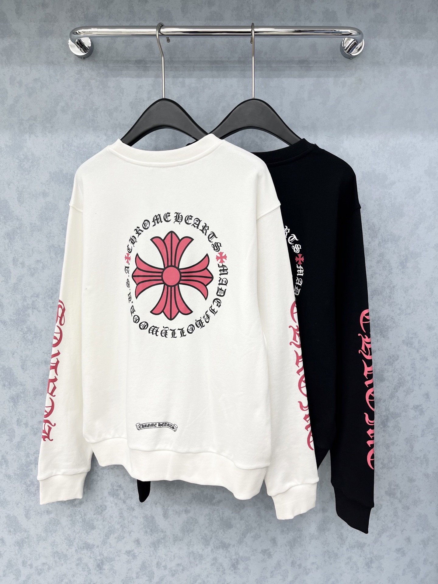 🛒𝐍𝐄𝐖 · 𝟐𝟎𝟐5/爆款现货原单品质 克罗星*｜25经典圆领卫衣干净利落的裁剪，落肩宽松慵懒版型 面