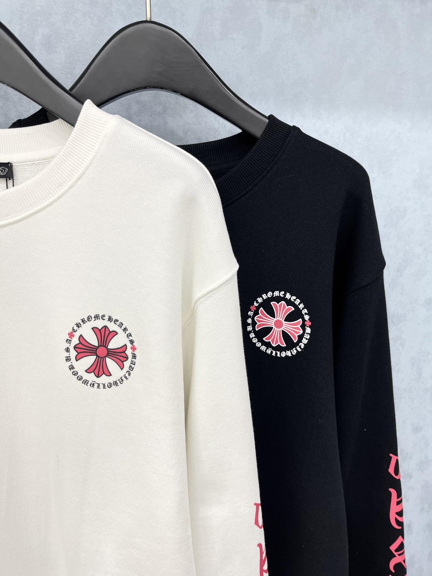 🛒𝐍𝐄𝐖 · 𝟐𝟎𝟐5/爆款现货原单品质 克罗星*｜25经典圆领卫衣干净利落的裁剪，落肩宽松慵懒版型 面