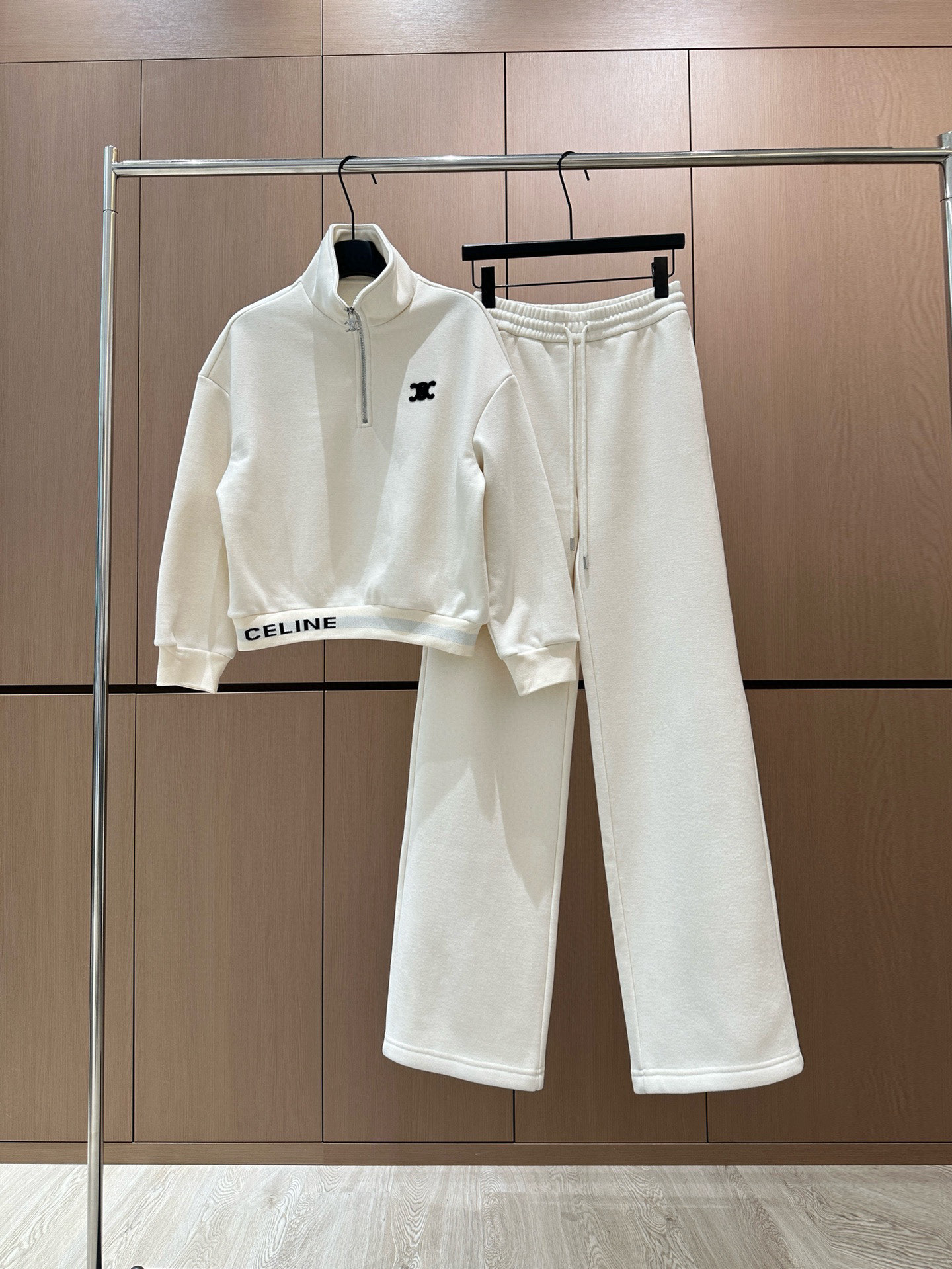 🛒𝐍𝐄𝐖 · 𝟐𝟎𝟐5/爆款现货原单品质 Celin*｜25秋冬新品加绒套装！高端定制立领半拉链卫衣，搭