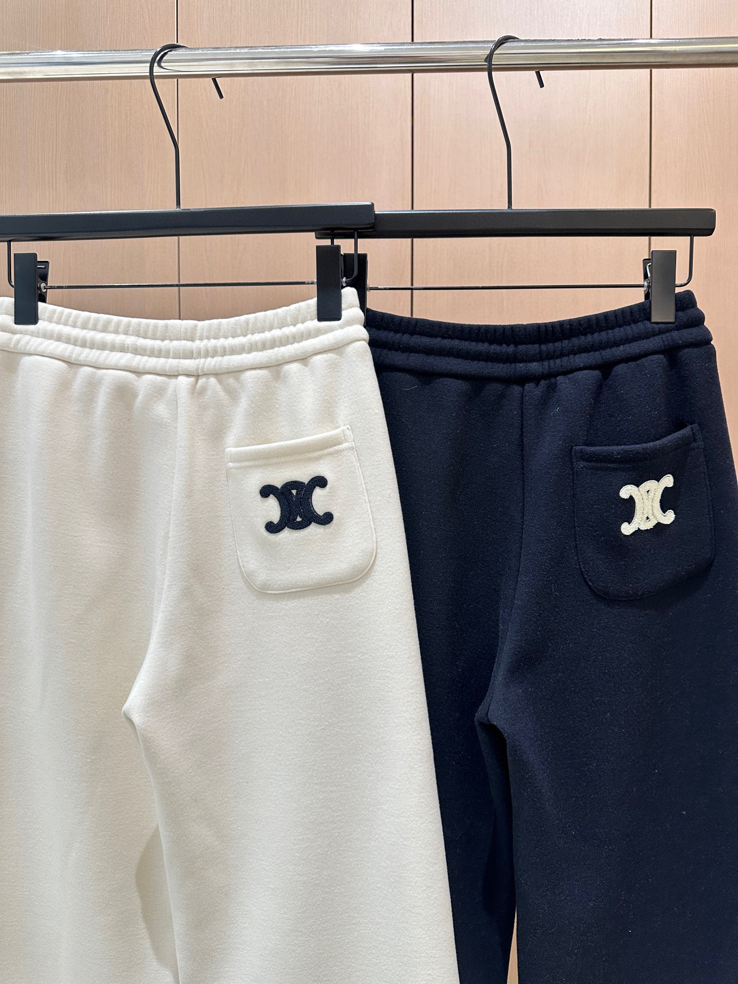 🛒𝐍𝐄𝐖 · 𝟐𝟎𝟐5/爆款现货原单品质 Celin*｜25秋冬新品加绒套装！高端定制立领半拉链卫衣，搭