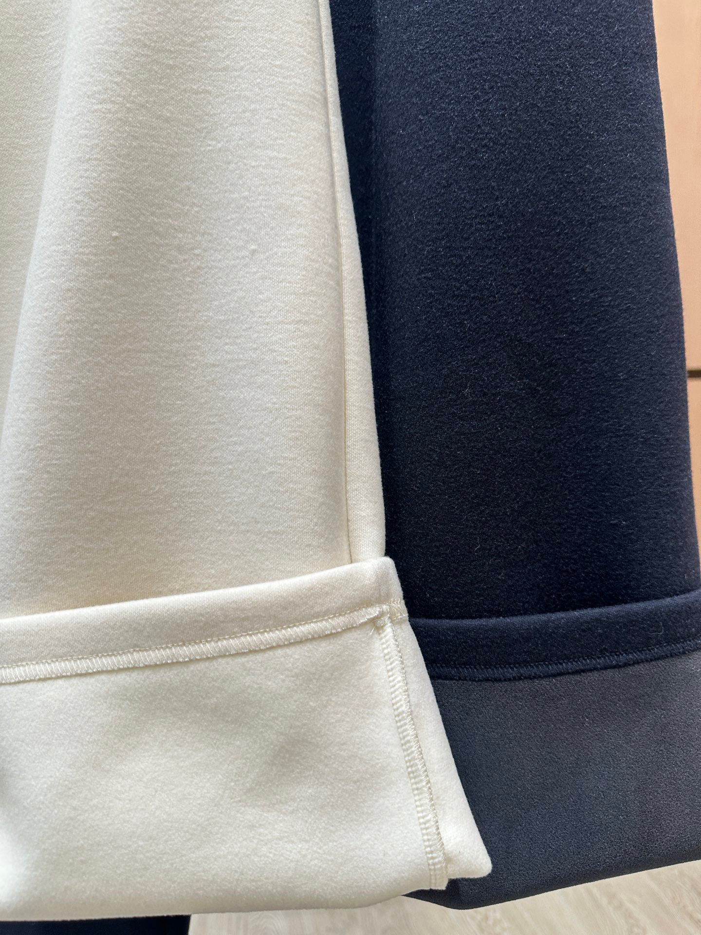 🛒𝐍𝐄𝐖 · 𝟐𝟎𝟐5/爆款现货原单品质 Celin*｜25秋冬新品加绒套装！高端定制立领半拉链卫衣，搭