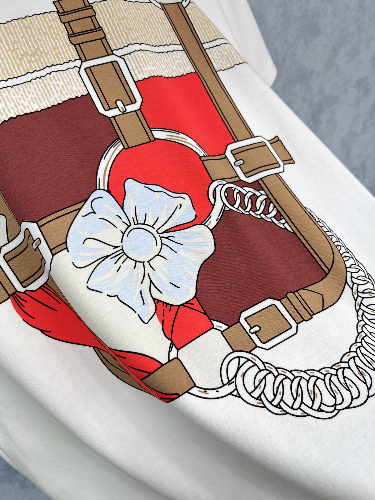 🛒𝐍𝐄𝐖 · 𝟐𝟎𝟐5/爆款现货原单品质 Her*｜25新品印花短袖T恤精致常规版型上身巨显瘦！定制最新