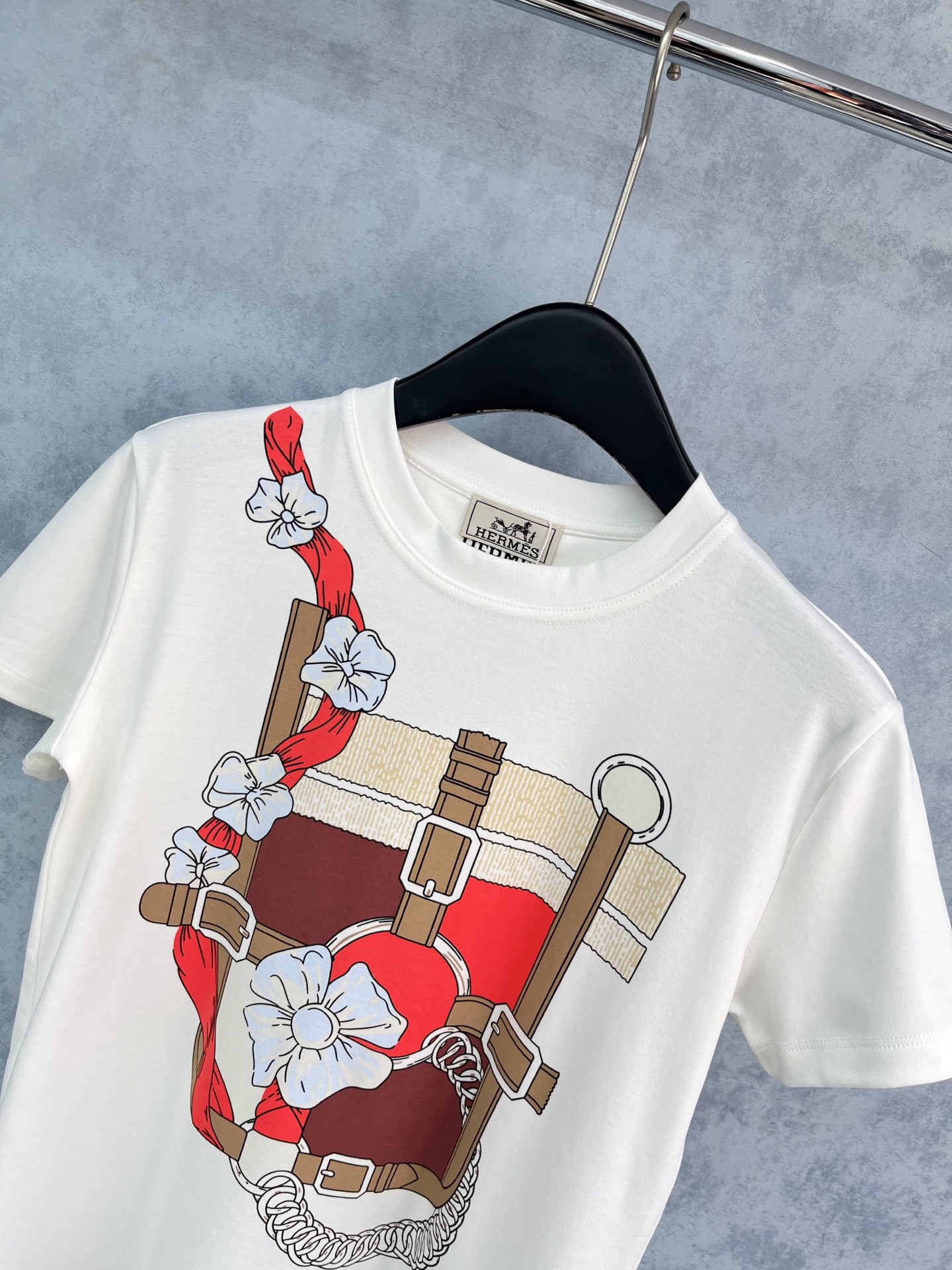 🛒𝐍𝐄𝐖 · 𝟐𝟎𝟐5/爆款现货原单品质 Her*｜25新品印花短袖T恤精致常规版型上身巨显瘦！定制最新