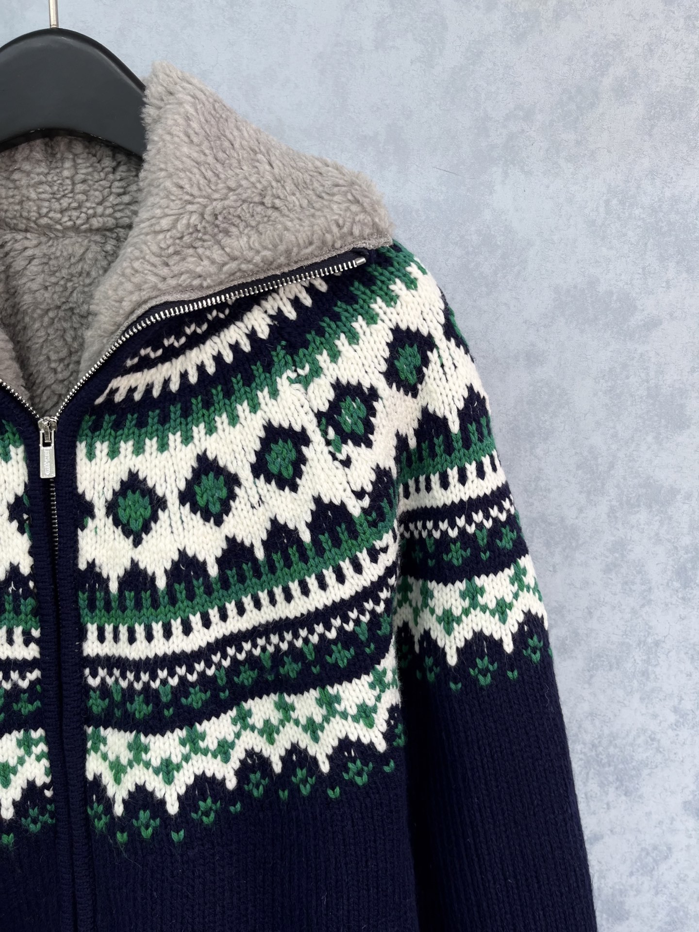 🛒𝐍𝐄𝐖 · 𝟐𝟎𝟐5/爆款现货【原版定制】𝐌𝐢𝐮𝐌𝐢*｜25新款美式羊绒羊毛毛衣复合绒外套氛围感真的绝