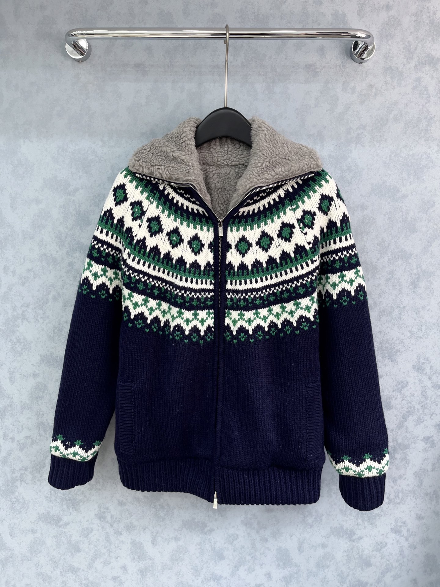 🛒𝐍𝐄𝐖 · 𝟐𝟎𝟐5/爆款现货【原版定制】𝐌𝐢𝐮𝐌𝐢*｜25新款美式羊绒羊毛毛衣复合绒外套氛围感真的绝