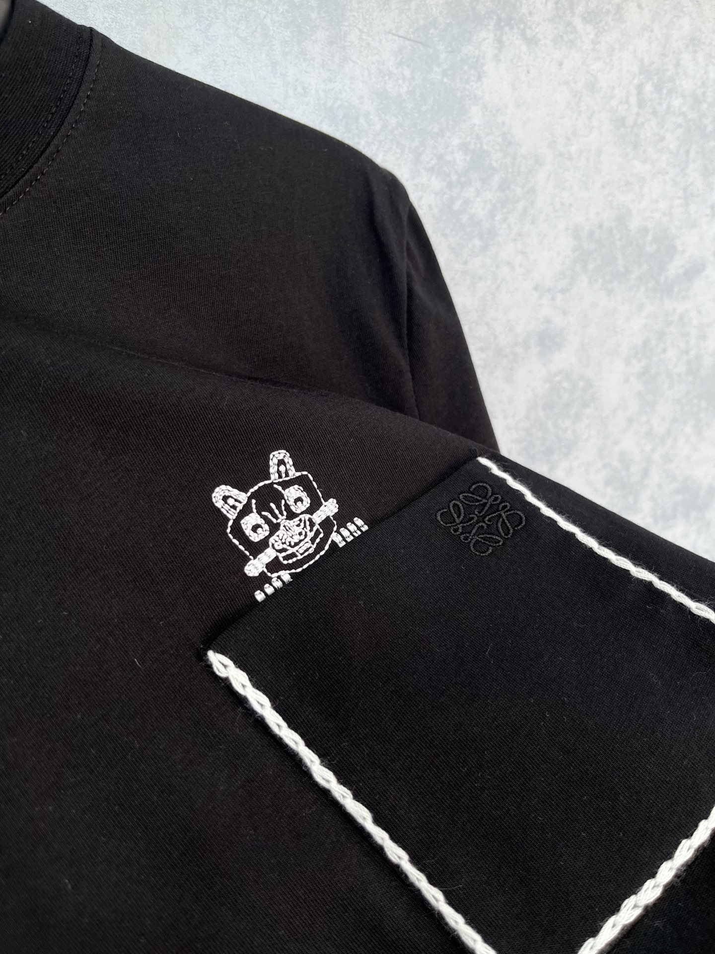 🛒𝐍𝐄𝐖 · 𝟐𝟎𝟐5/爆款现货原单品质 Loe*｜25新品刺绣短袖T恤精致版型上身巨显瘦！定制最新工艺