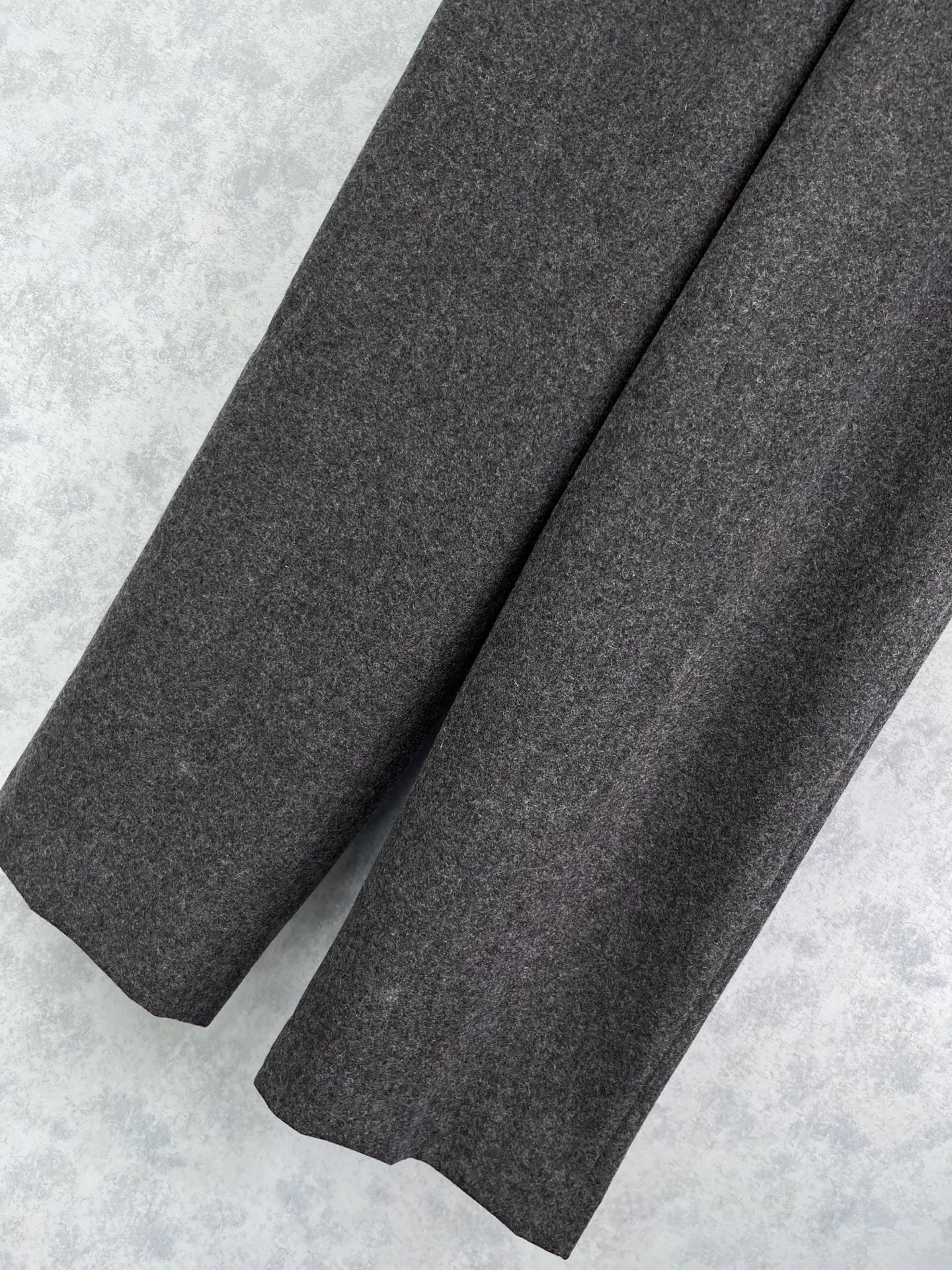 🛒𝐍𝐄𝐖 · 𝟐𝟎𝟐5/爆款现货原单品质 Celin*｜2025新品羊毛休闲裤高品质羊毛🦙 ，软软糯糯的