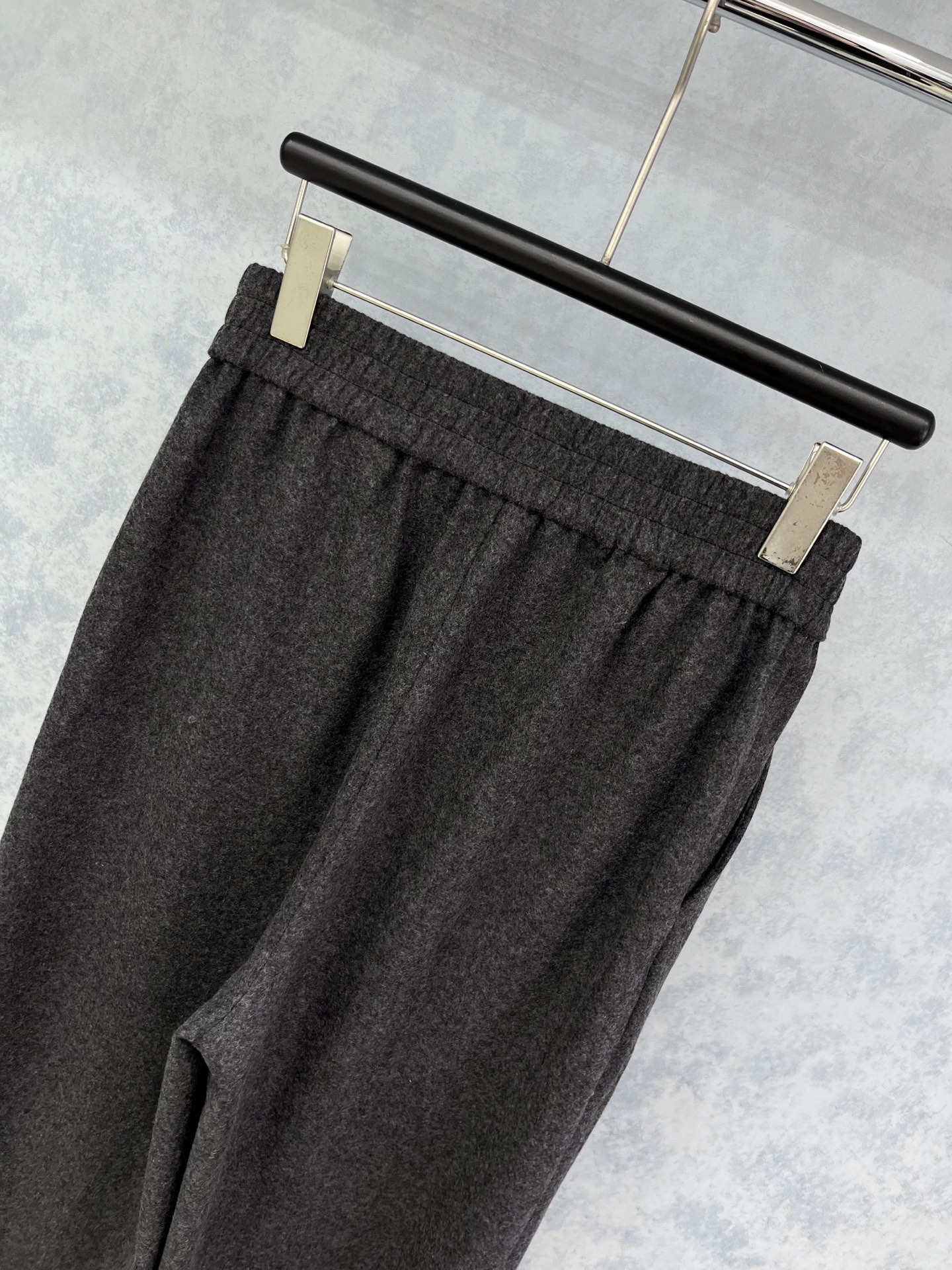 🛒𝐍𝐄𝐖 · 𝟐𝟎𝟐5/爆款现货原单品质 Celin*｜2025新品羊毛休闲裤高品质羊毛🦙 ，软软糯糯的