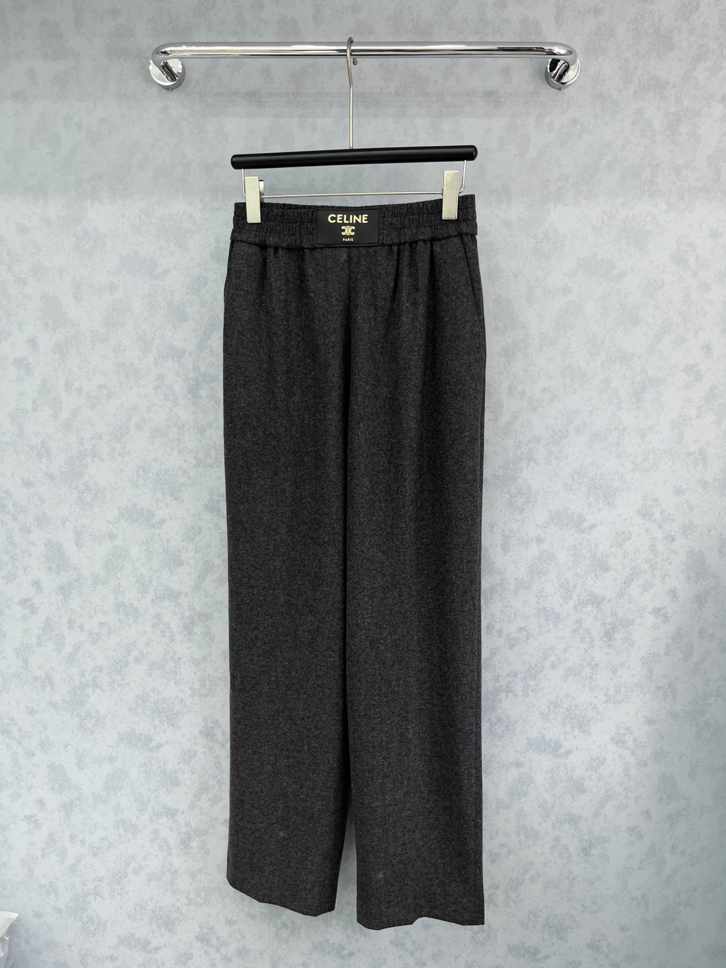 🛒𝐍𝐄𝐖 · 𝟐𝟎𝟐5/爆款现货原单品质 Celin*｜2025新品羊毛休闲裤高品质羊毛🦙 ，软软糯糯的