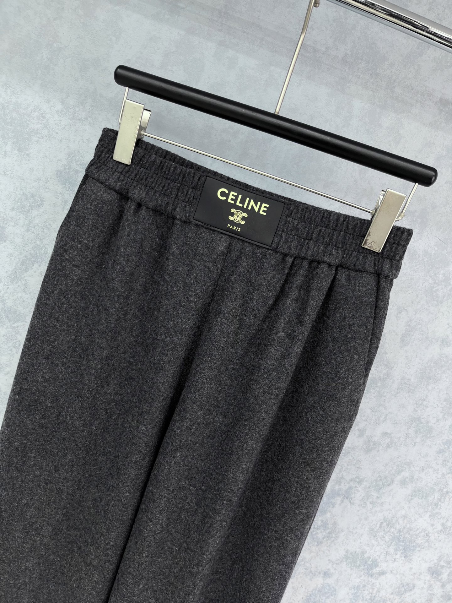 🛒𝐍𝐄𝐖 · 𝟐𝟎𝟐5/爆款现货原单品质 Celin*｜2025新品羊毛休闲裤高品质羊毛🦙 ，软软糯糯的