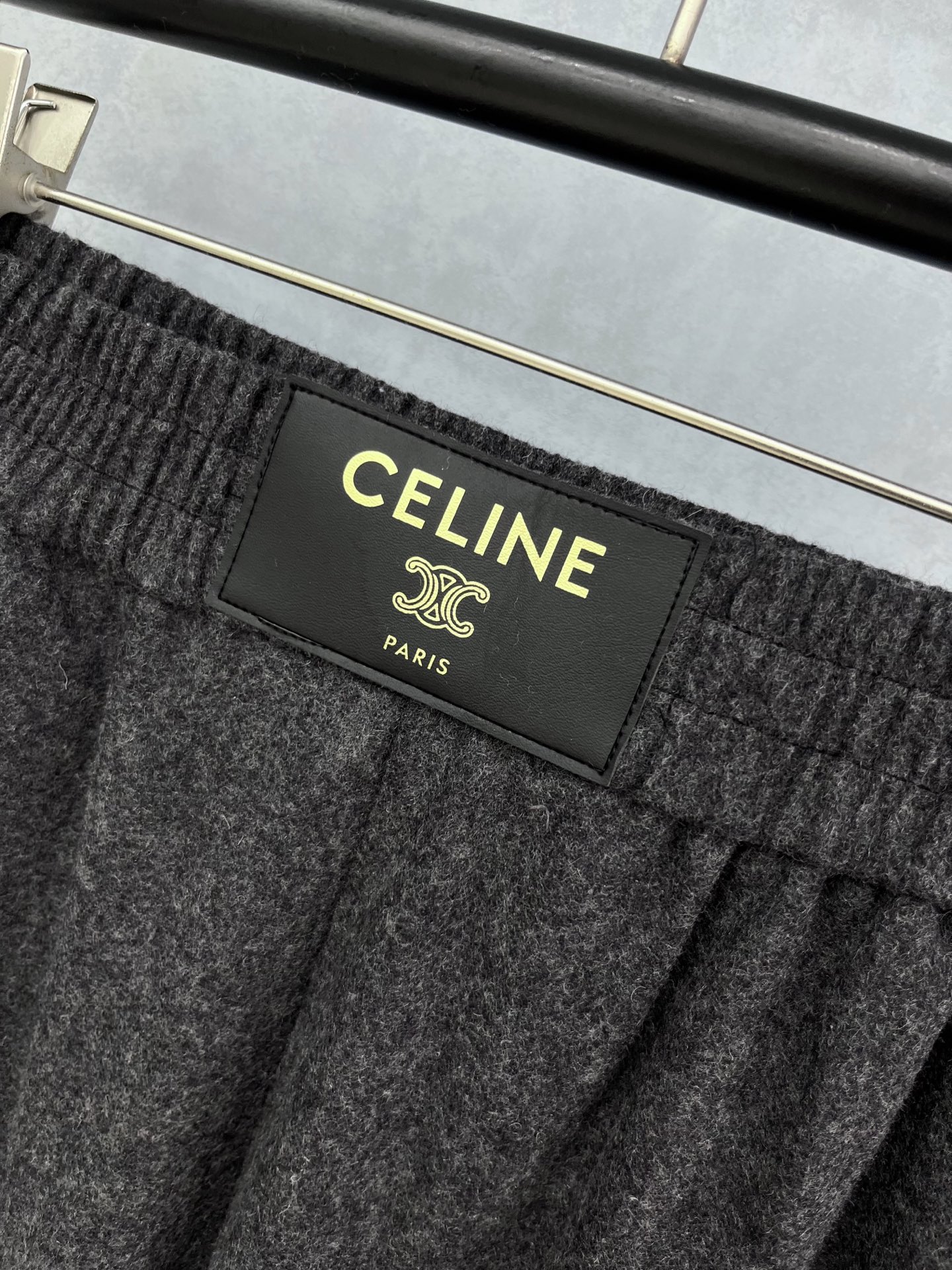 🛒𝐍𝐄𝐖 · 𝟐𝟎𝟐5/爆款现货原单品质 Celin*｜2025新品羊毛休闲裤高品质羊毛🦙 ，软软糯糯的