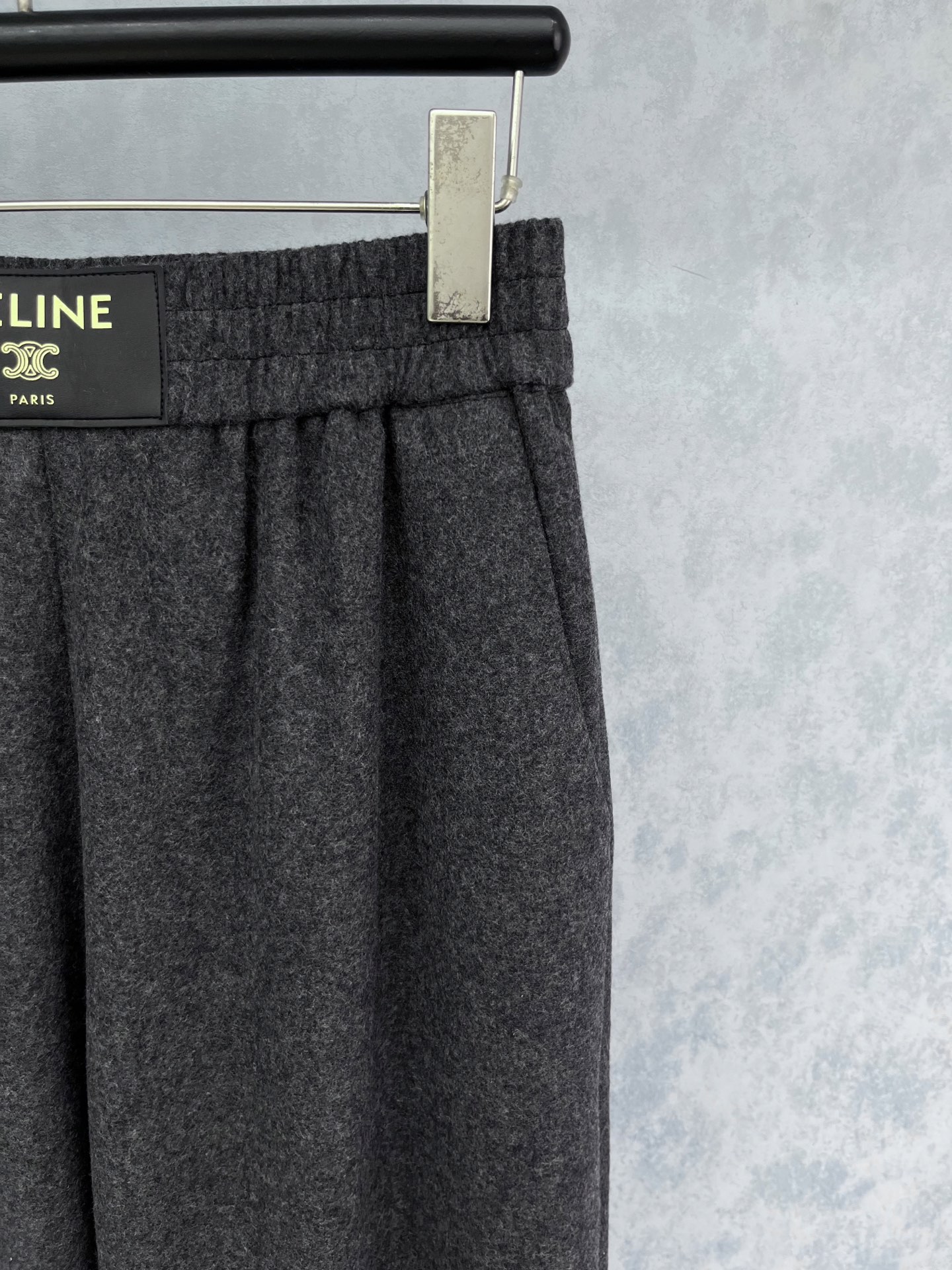 🛒𝐍𝐄𝐖 · 𝟐𝟎𝟐5/爆款现货原单品质 Celin*｜2025新品羊毛休闲裤高品质羊毛🦙 ，软软糯糯的