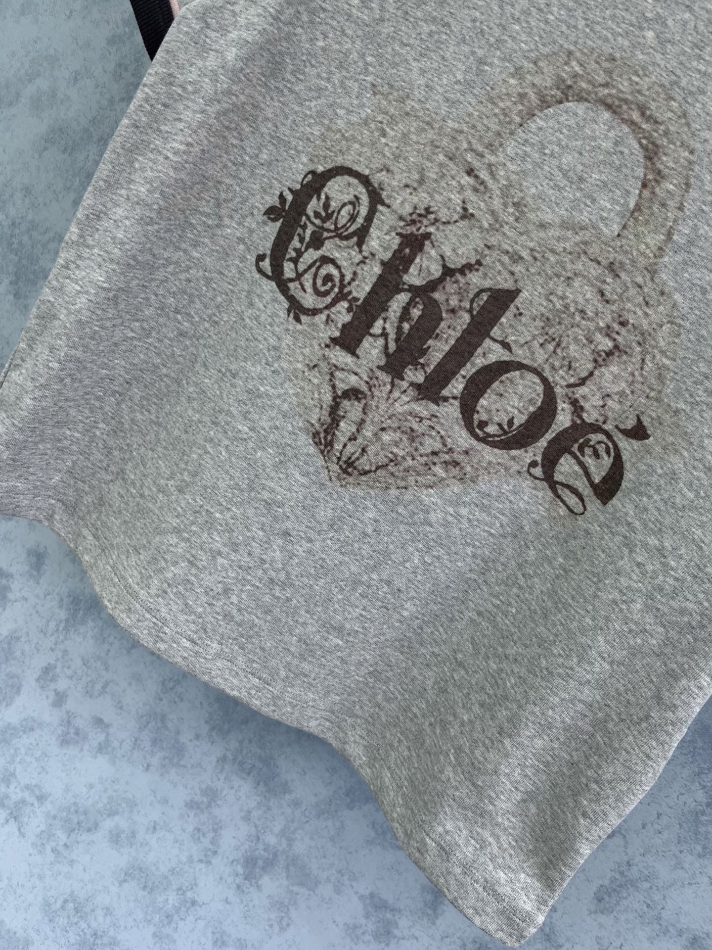 🛒𝐍𝐄𝐖 · 𝟐𝟎𝟐5/爆款现货原单品质 Chlo*｜25新品印花短袖T恤精致版型上身巨显瘦！定制最新工