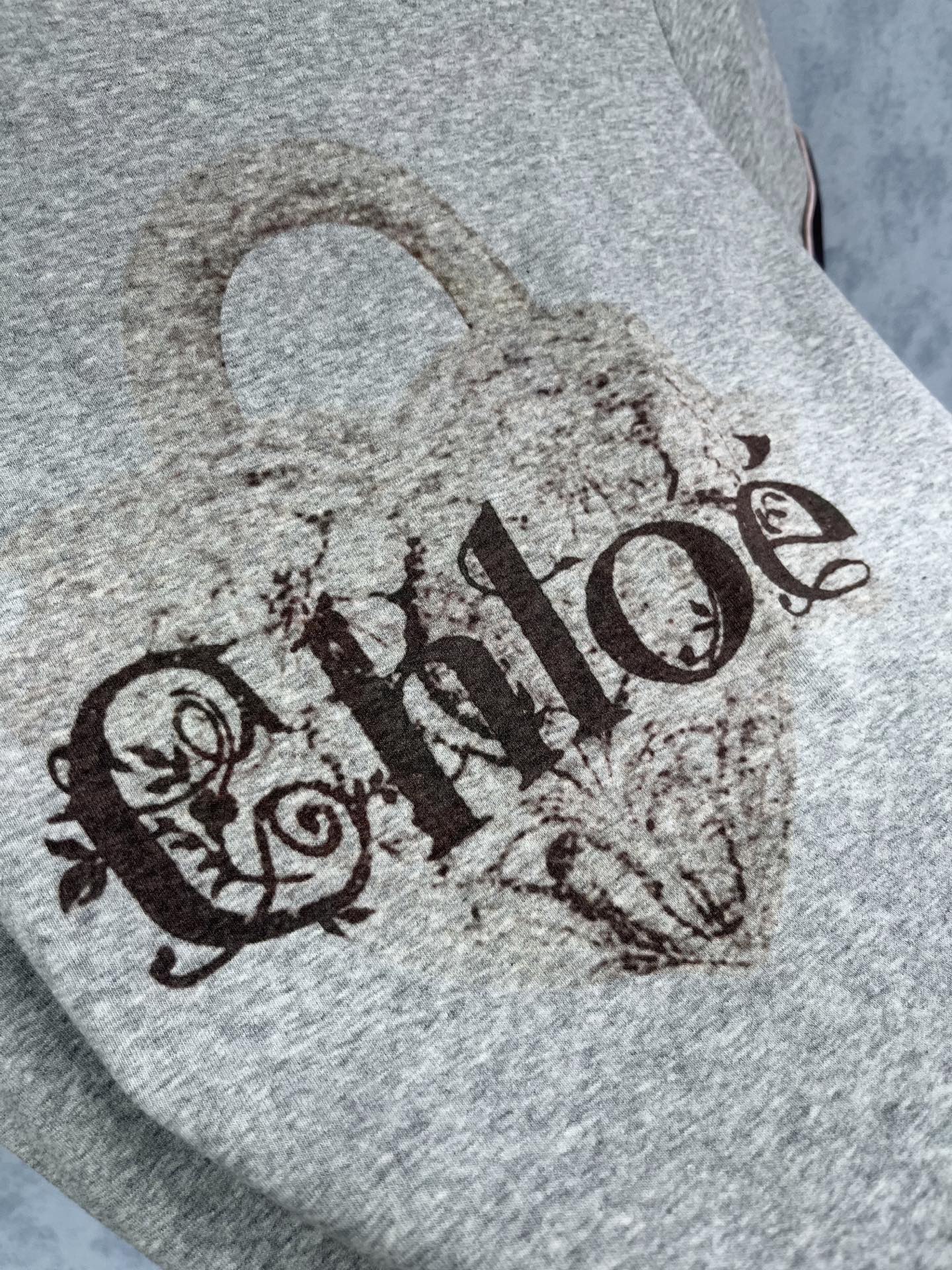 🛒𝐍𝐄𝐖 · 𝟐𝟎𝟐5/爆款现货原单品质 Chlo*｜25新品印花短袖T恤精致版型上身巨显瘦！定制最新工