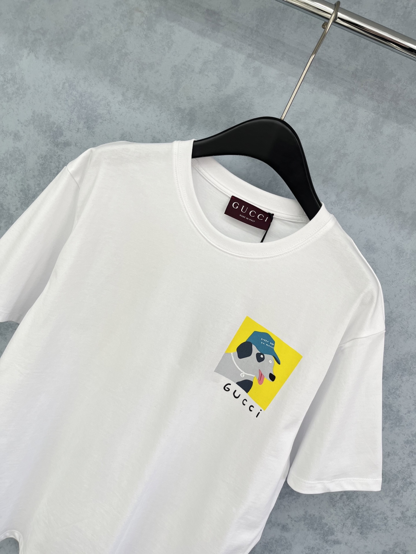 🛒𝐍𝐄𝐖 · 𝟐𝟎𝟐5/爆款现货原单品质 Guc*｜25新品前后印花短袖T恤宽松版型上身巨显瘦！定制最新