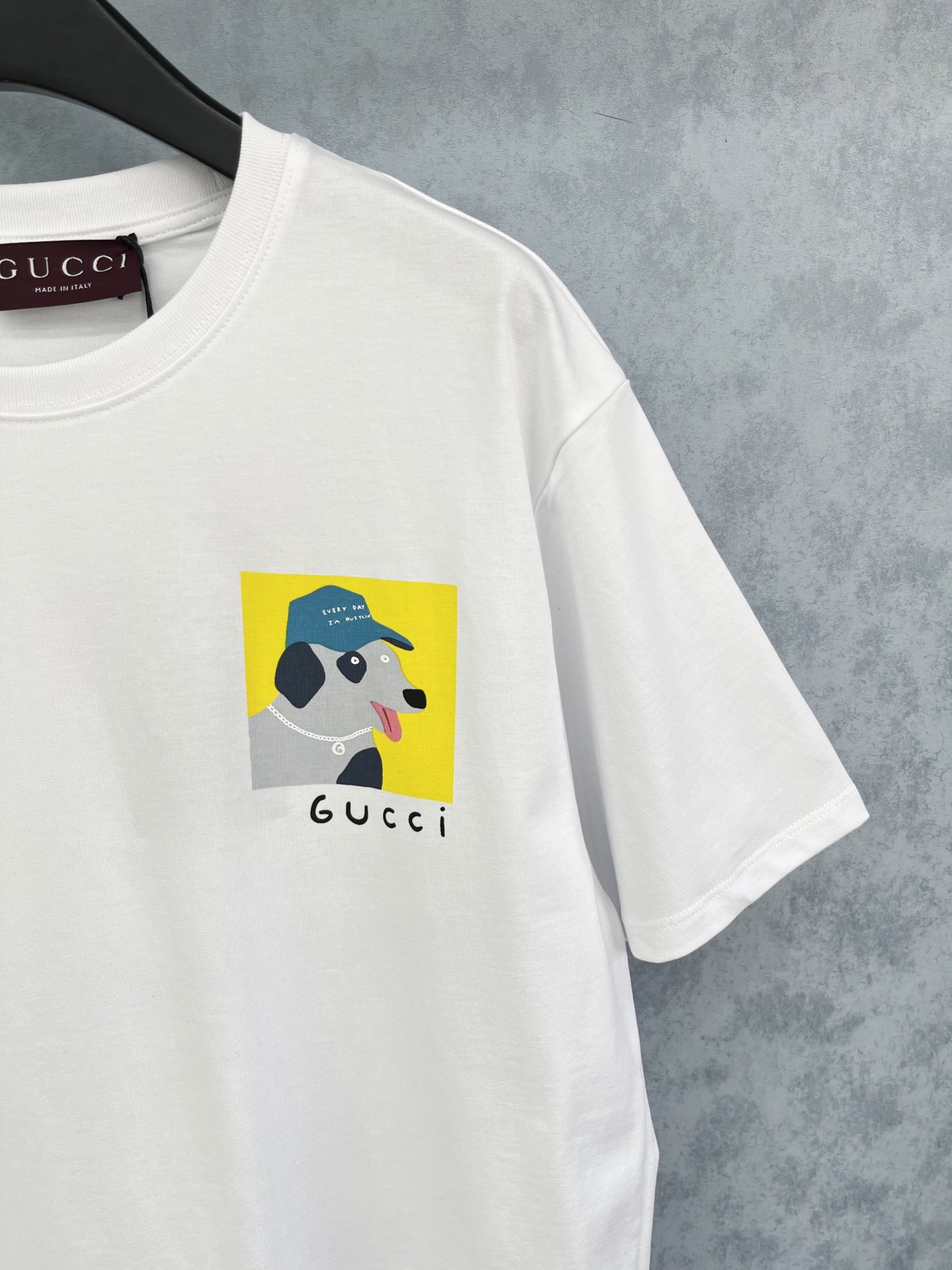 🛒𝐍𝐄𝐖 · 𝟐𝟎𝟐5/爆款现货原单品质 Guc*｜25新品前后印花短袖T恤宽松版型上身巨显瘦！定制最新