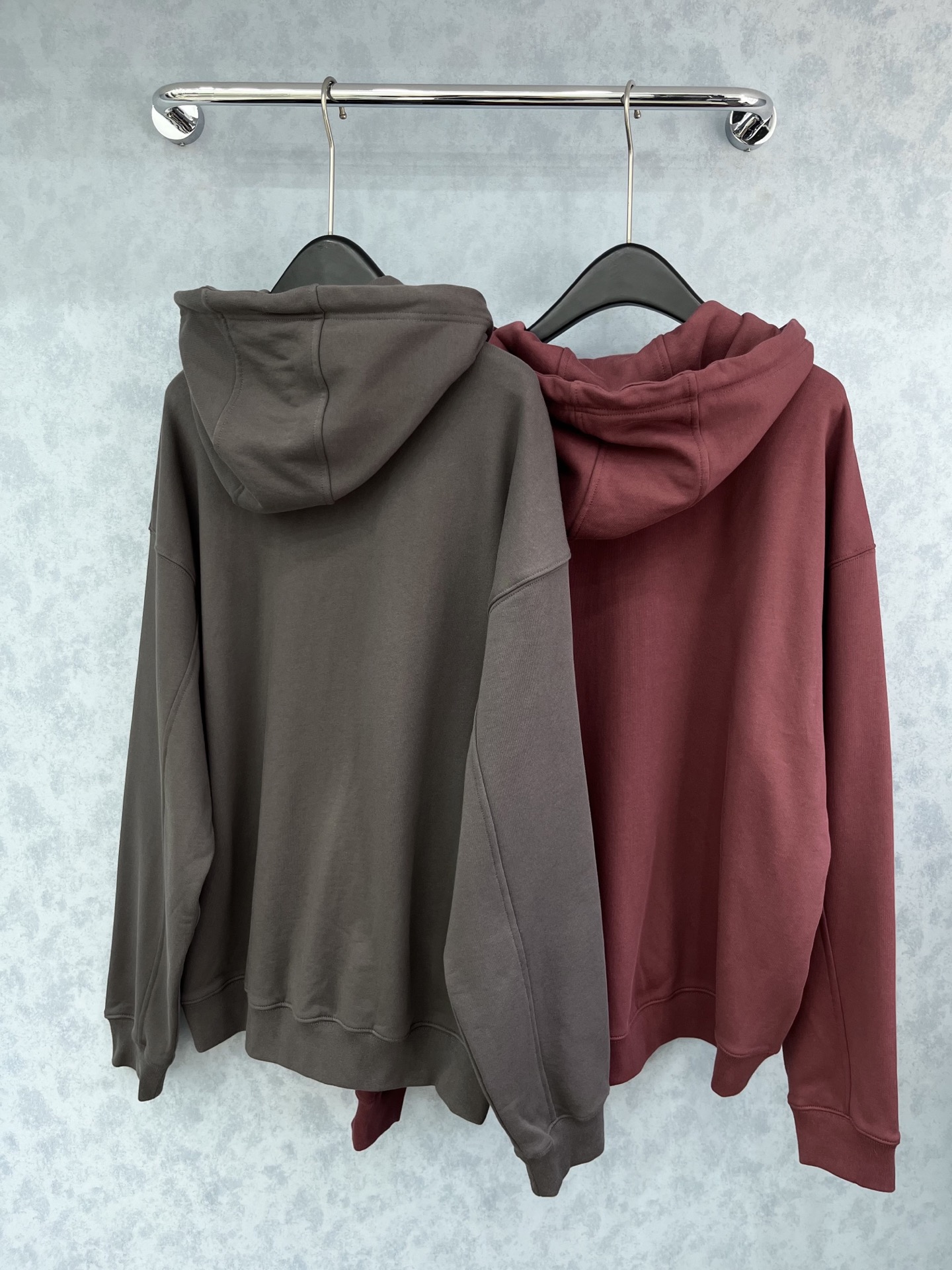 🛒𝐍𝐄𝐖 · 𝟐𝟎𝟐5/爆款现货原单品质 Loe*｜25带帽抽绳新品外套高端定制棉质面料 撞色刺绣重工设