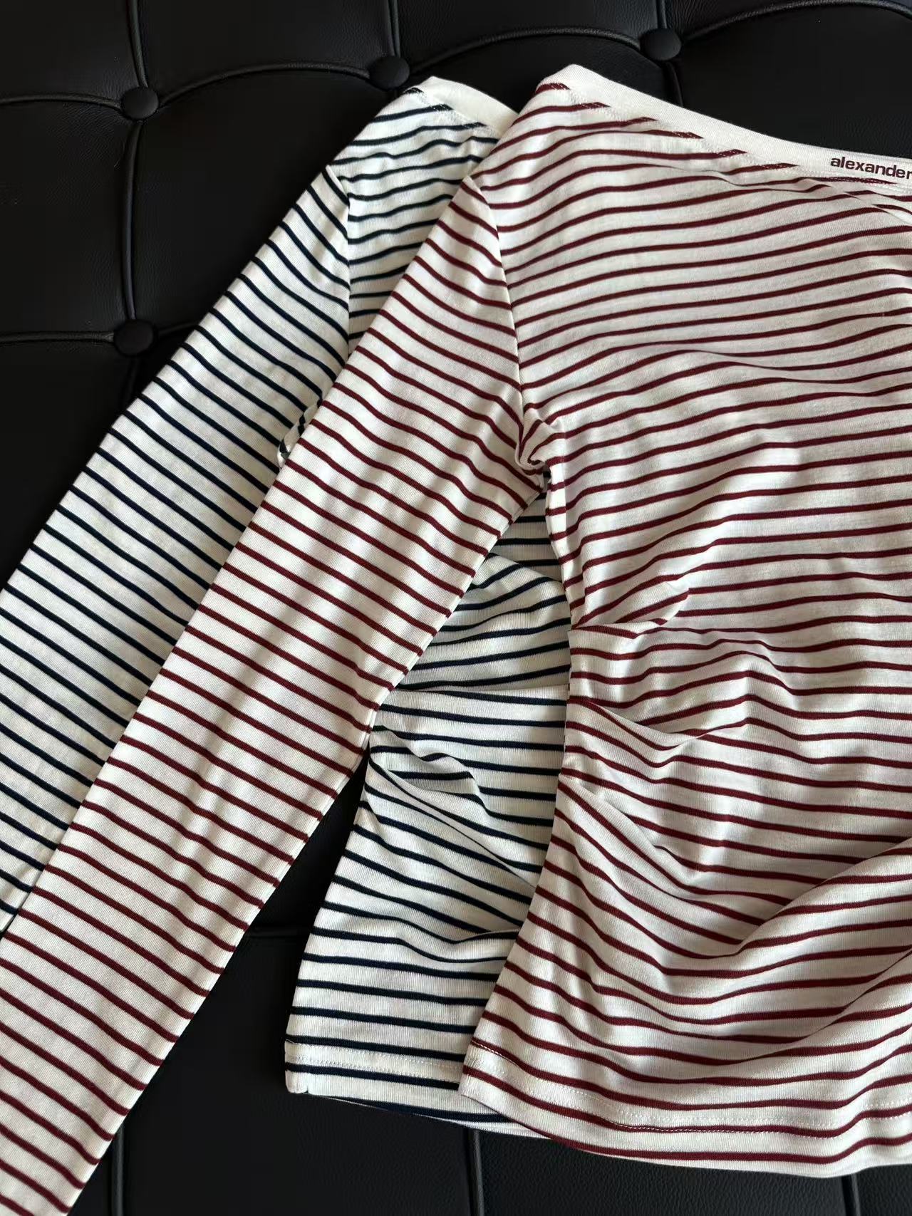 🛒𝐍𝐄𝐖 · 𝟐𝟎𝟐5/爆款现货设计师 原创｜2025新款斜肩打底衫云感舒适的系列！上身的触感谁穿谁知道