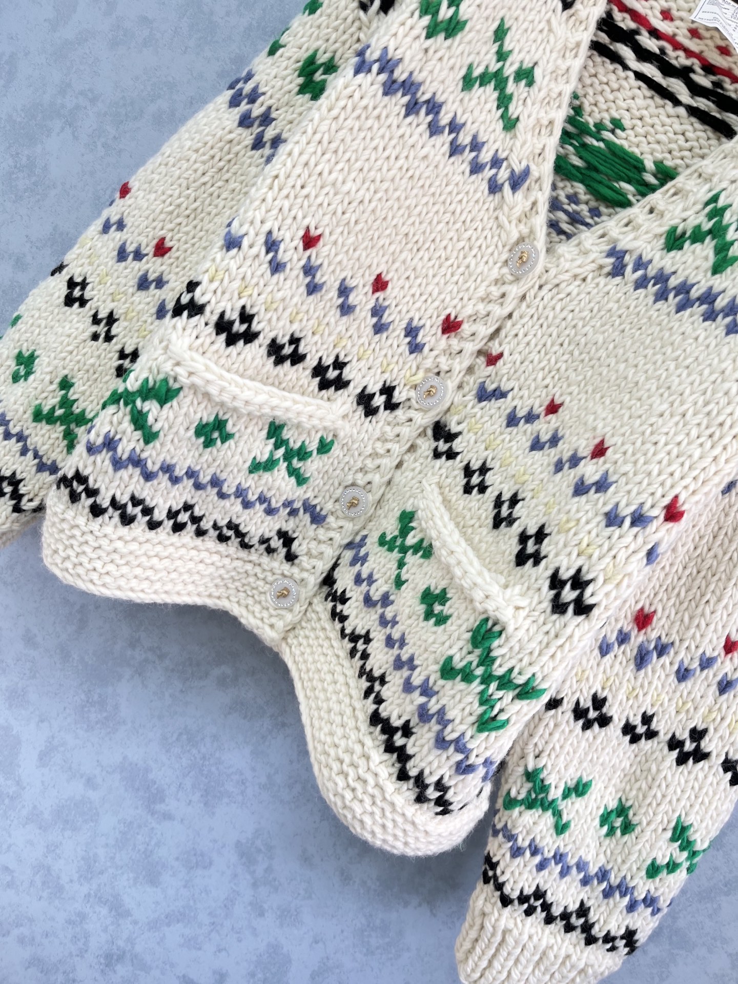 🛒𝐍𝐄𝐖 · 𝟐𝟎𝟐5/爆款现货原单品质 Chan*｜25中古系列粗花混色V领外套独家订制纱线 ，订制美