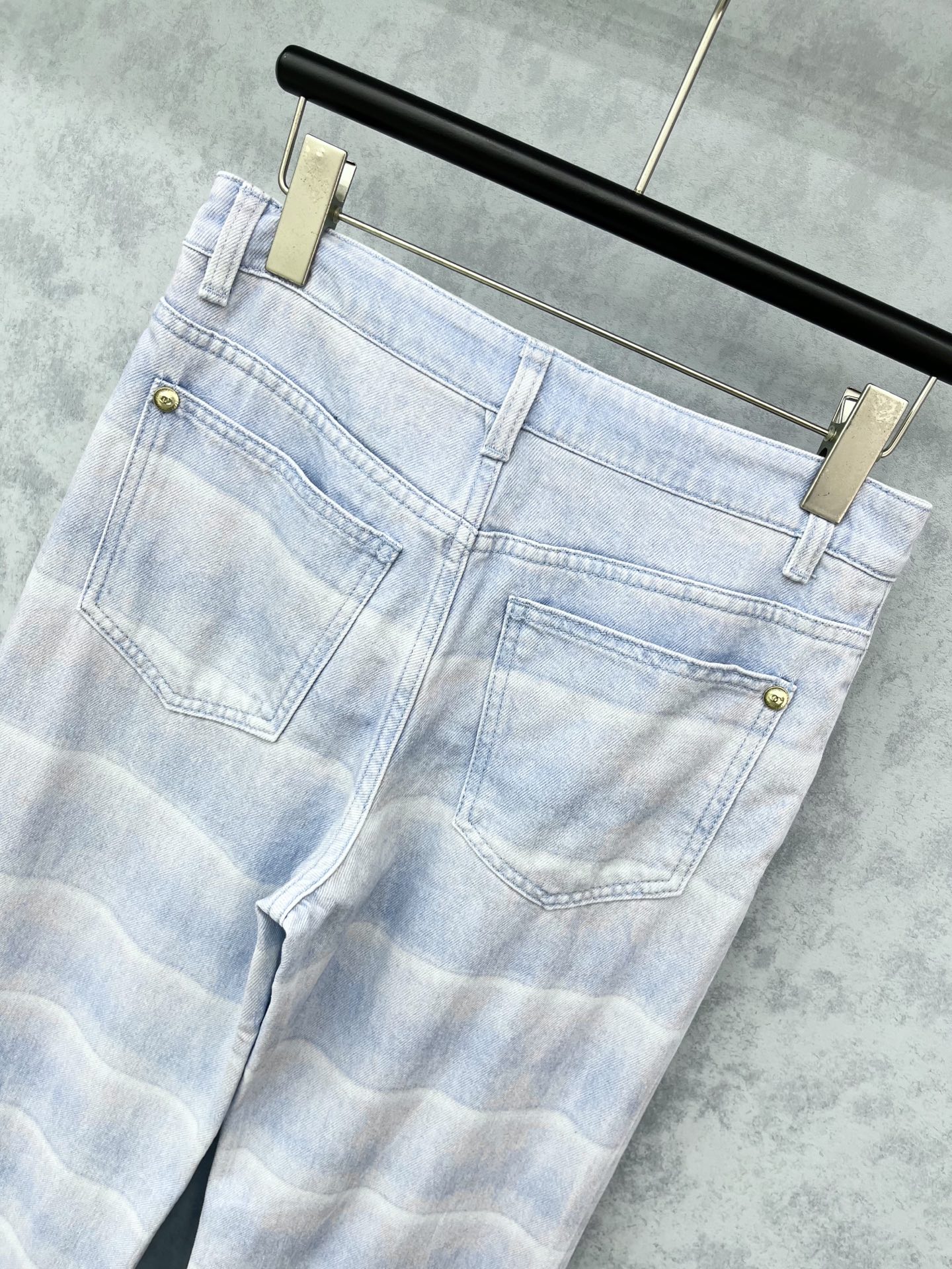 🛒𝐍𝐄𝐖 · 𝟐𝟎𝟐5/爆款现货【原版订制】 Cha*｜25经典条纹渐变色牛仔裤 工艺款 高端设计 进口