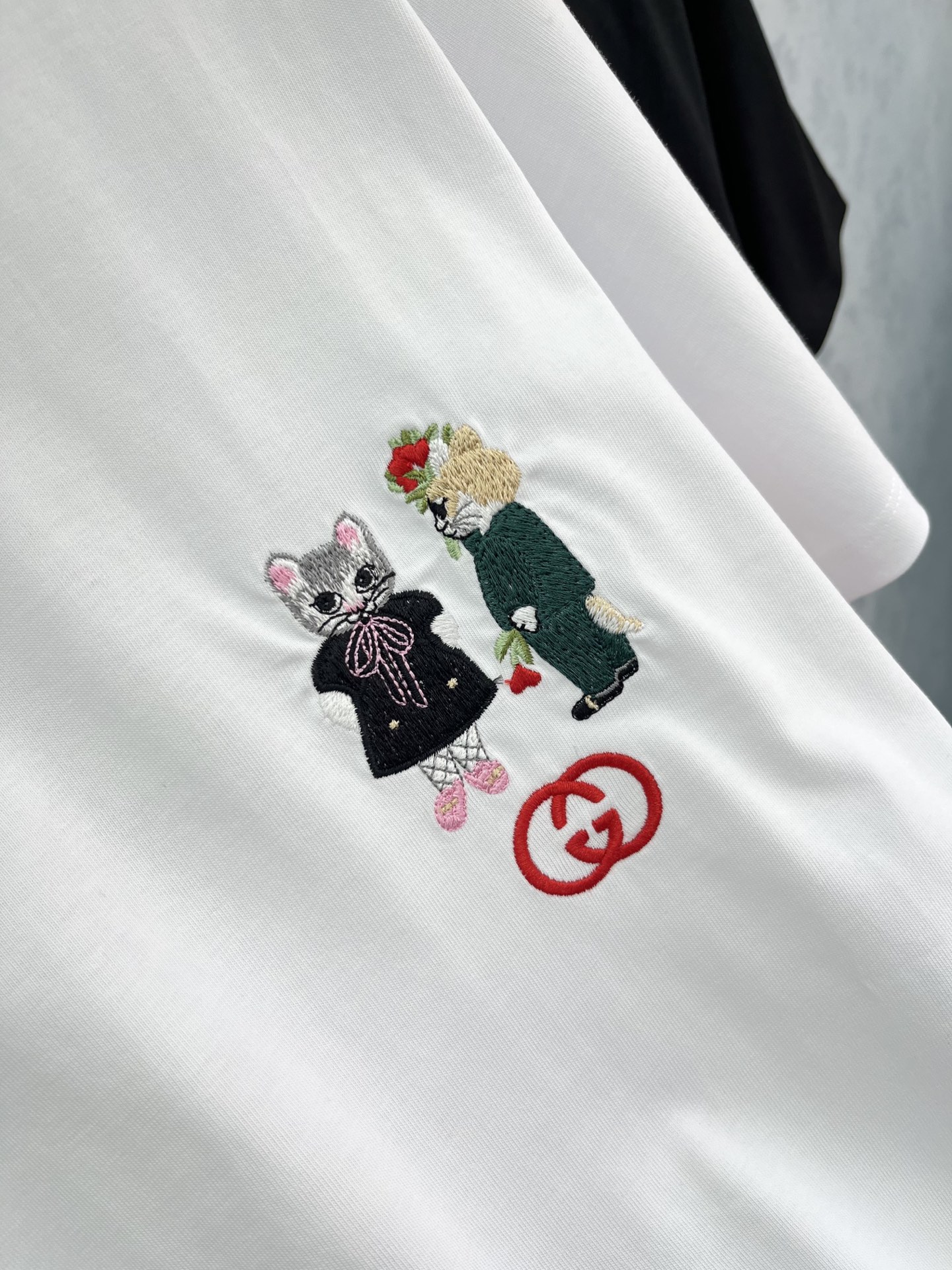 🛒𝐍𝐄𝐖 · 𝟐𝟎𝟐5/爆款现货原单品质 Guc*｜25新品刺绣短袖T恤宽松版型上身巨显瘦！定制最新工艺