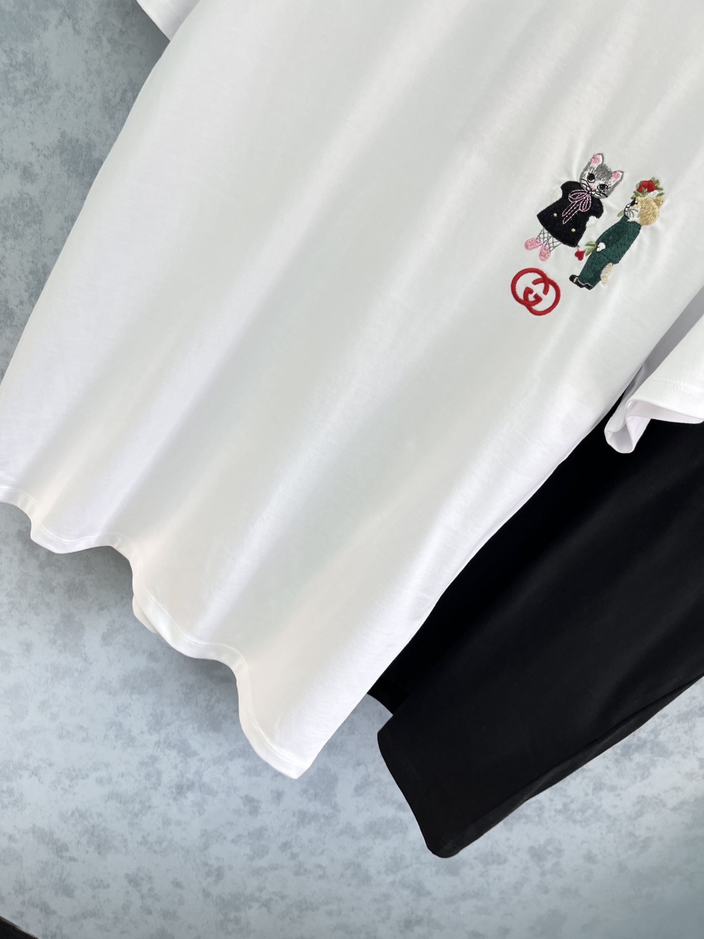 🛒𝐍𝐄𝐖 · 𝟐𝟎𝟐5/爆款现货原单品质 Guc*｜25新品刺绣短袖T恤宽松版型上身巨显瘦！定制最新工艺