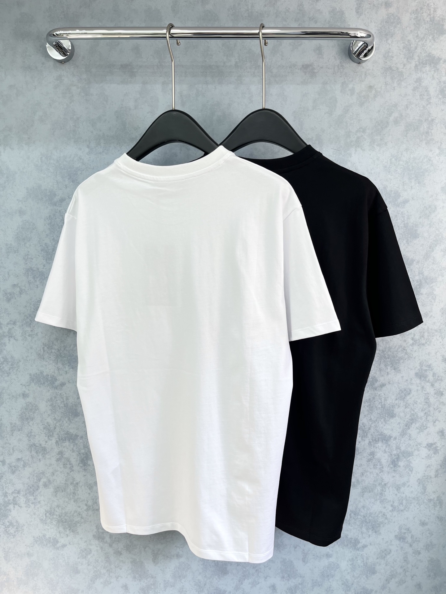 🛒𝐍𝐄𝐖 · 𝟐𝟎𝟐5/爆款现货原单品质 Guc*｜25新品刺绣短袖T恤宽松版型上身巨显瘦！定制最新工艺