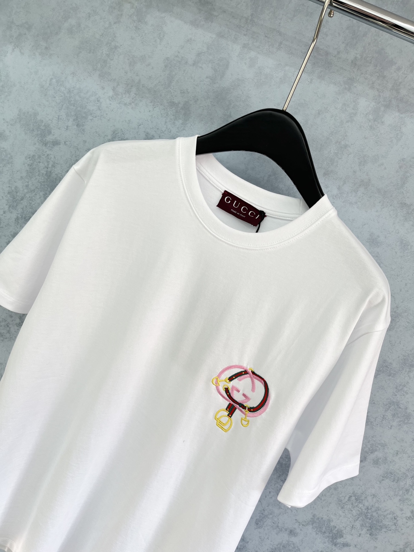 🛒𝐍𝐄𝐖 · 𝟐𝟎𝟐5/爆款现货原单品质 Guc*｜25新品刺绣短袖T恤宽松版型上身巨显瘦！定制最新工艺