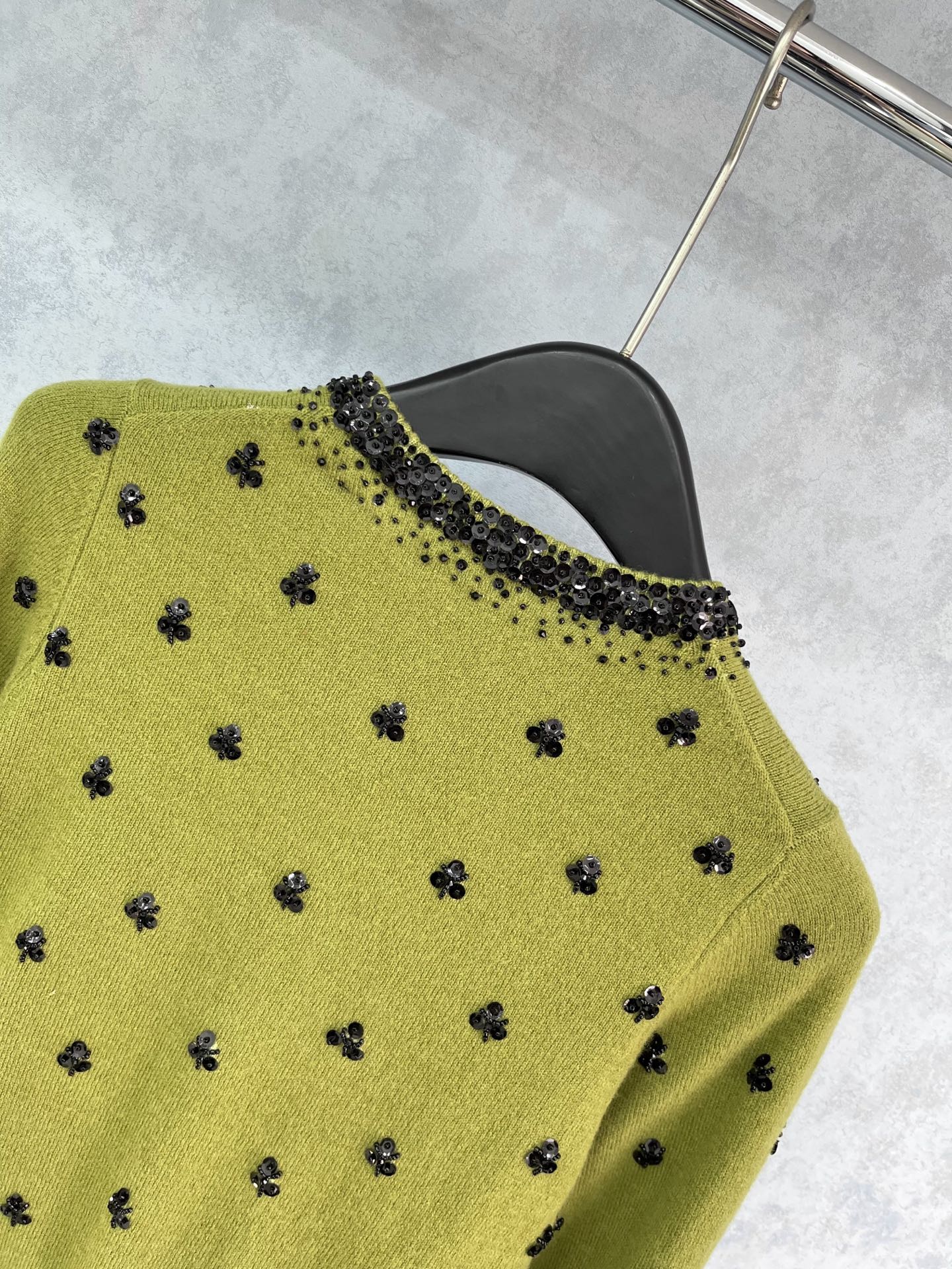 🛒𝐍𝐄𝐖 · 𝟐𝟎𝟐5/爆款现货【原版定制】 Miu Mi*｜25限定系列新品羊毛🦙针织开衫外套重工手工