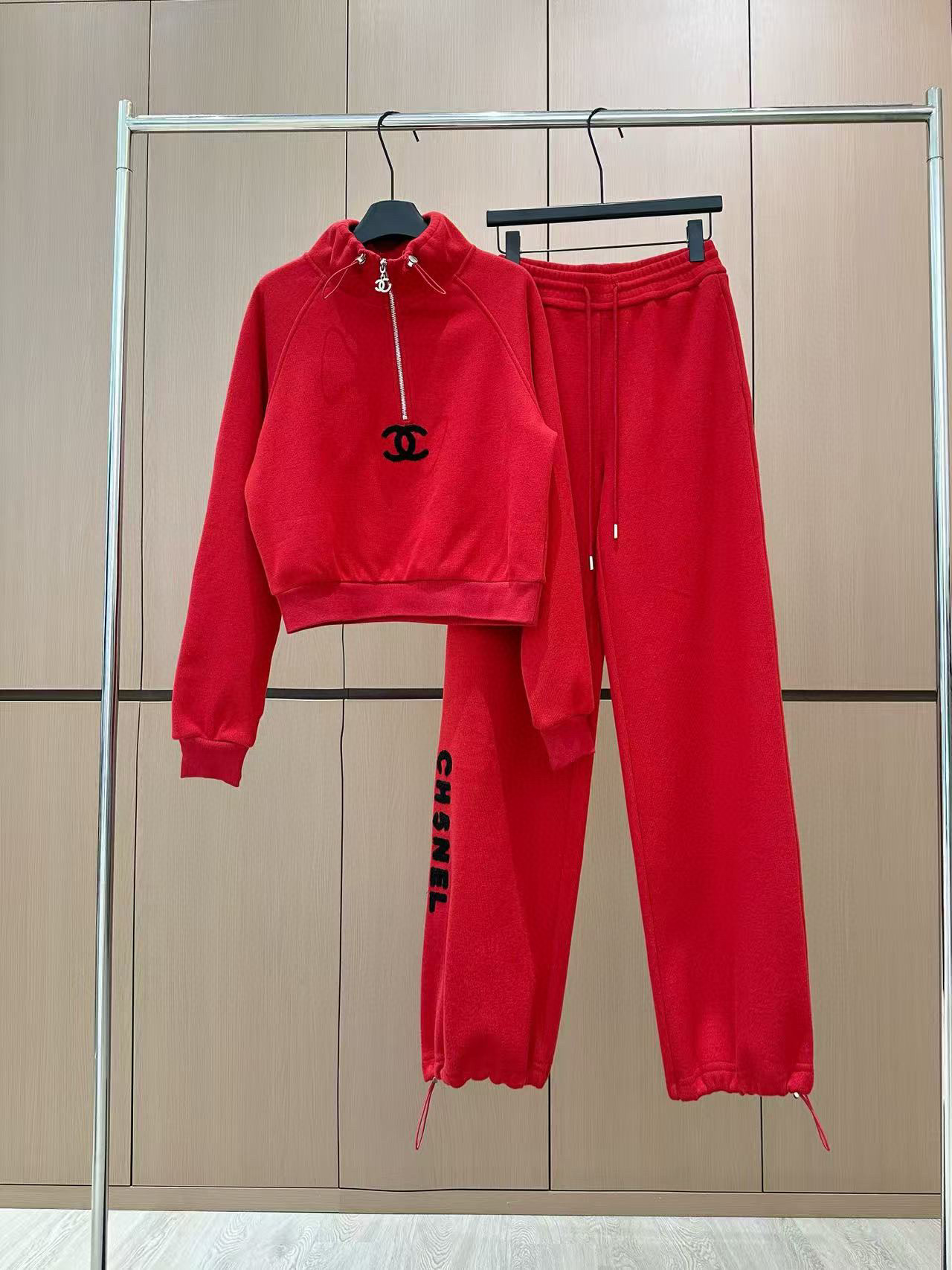 🛒𝐍𝐄𝐖 · 𝟐𝟎𝟐5/爆款现货原单品质 原创*｜25秋冬新品加绒套装！高端定制立领半拉链卫衣，搭配松紧