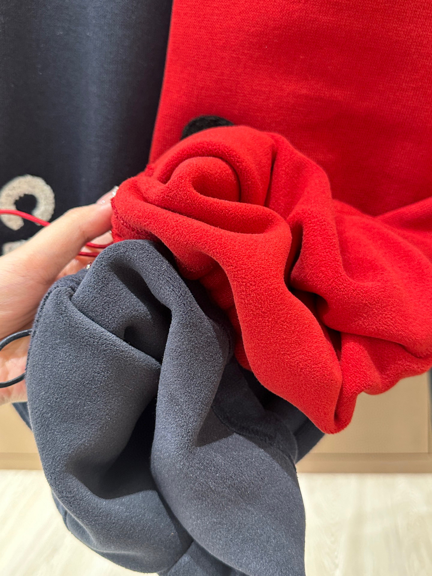 🛒𝐍𝐄𝐖 · 𝟐𝟎𝟐5/爆款现货原单品质 原创*｜25秋冬新品加绒套装！高端定制立领半拉链卫衣，搭配松紧