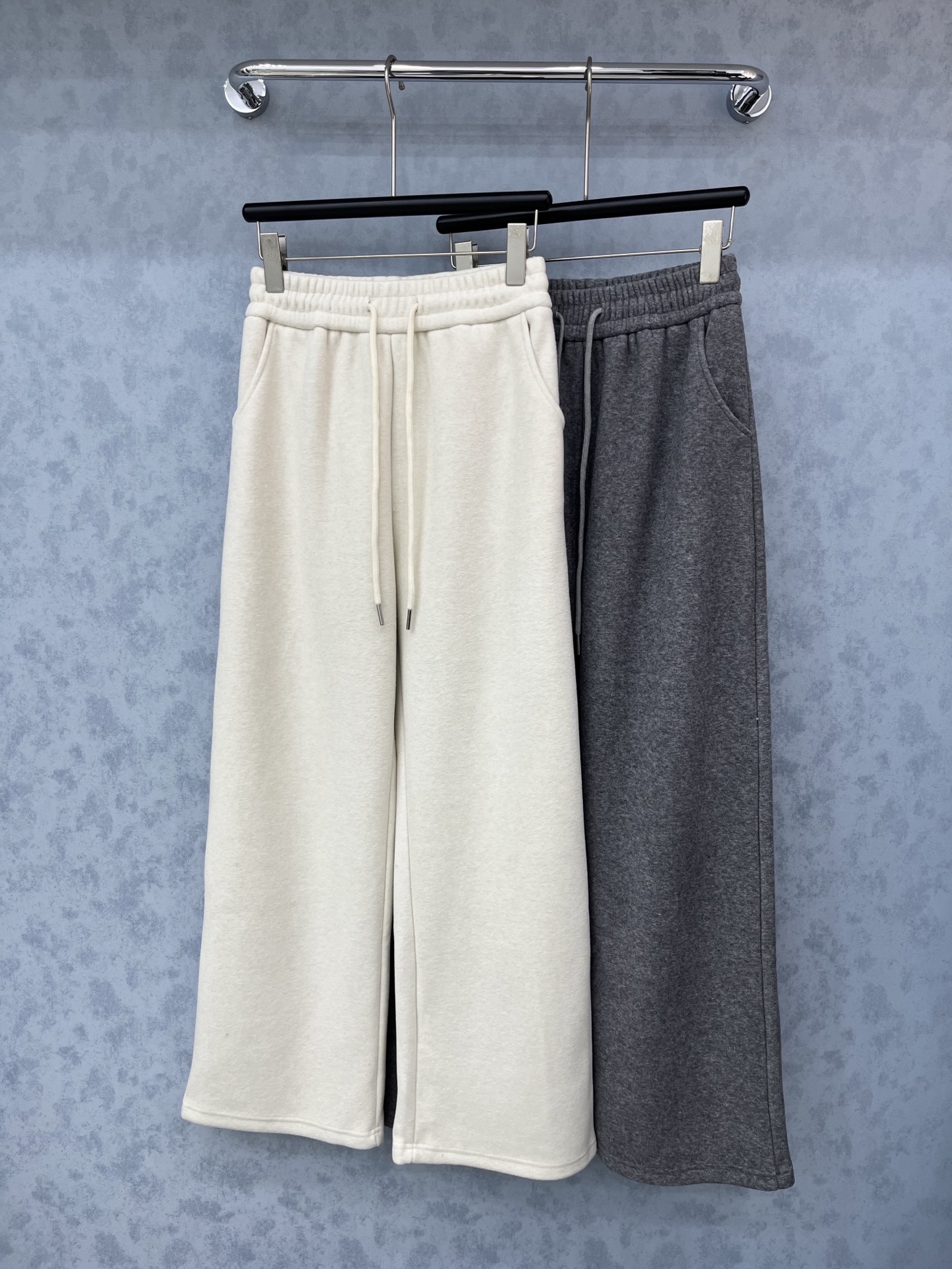 🛒𝐍𝐄𝐖 · 𝟐𝟎𝟐5/爆款现货原单品质 Celin*｜25早秋复合绒面新品套装！高端定制带帽外套，搭配