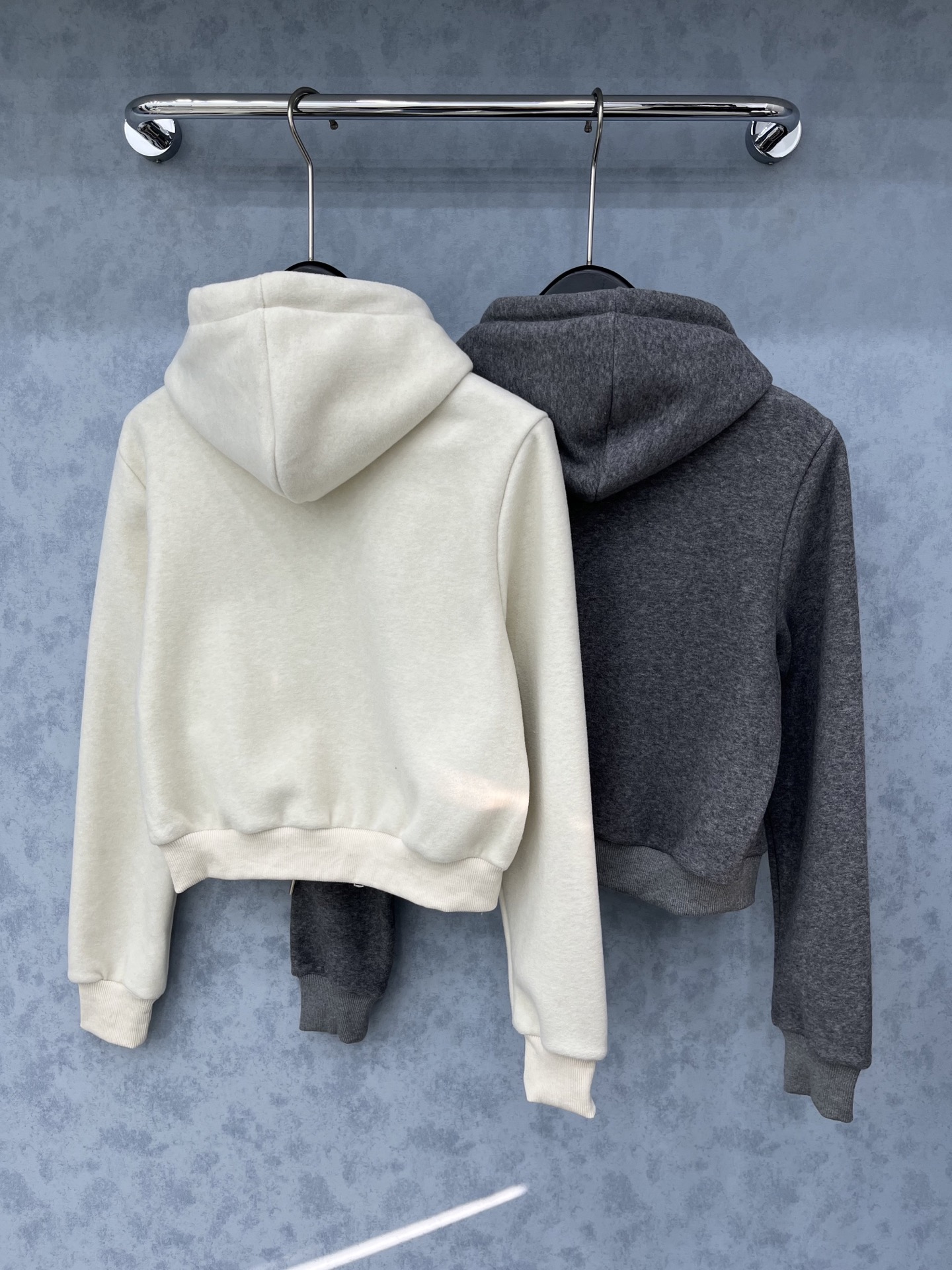 🛒𝐍𝐄𝐖 · 𝟐𝟎𝟐5/爆款现货原单品质 Celin*｜25早秋复合绒面新品套装！高端定制带帽外套，搭配