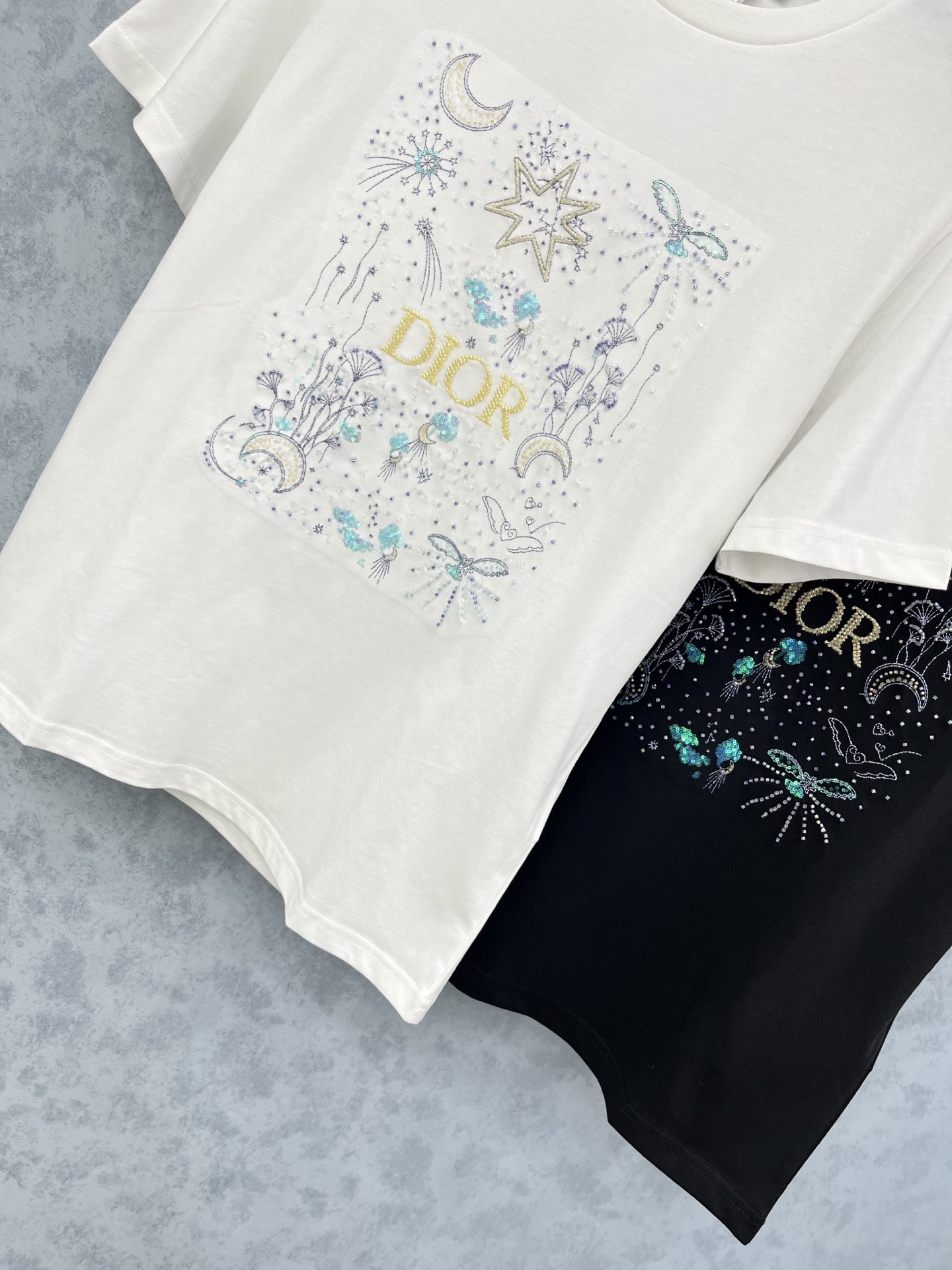 🛒𝐍𝐄𝐖 · 𝟐𝟎𝟐5/爆款现货原单品质 Dio*｜精致订钻短袖T恤高订面料 亲肤透气舒适标志性字母图案