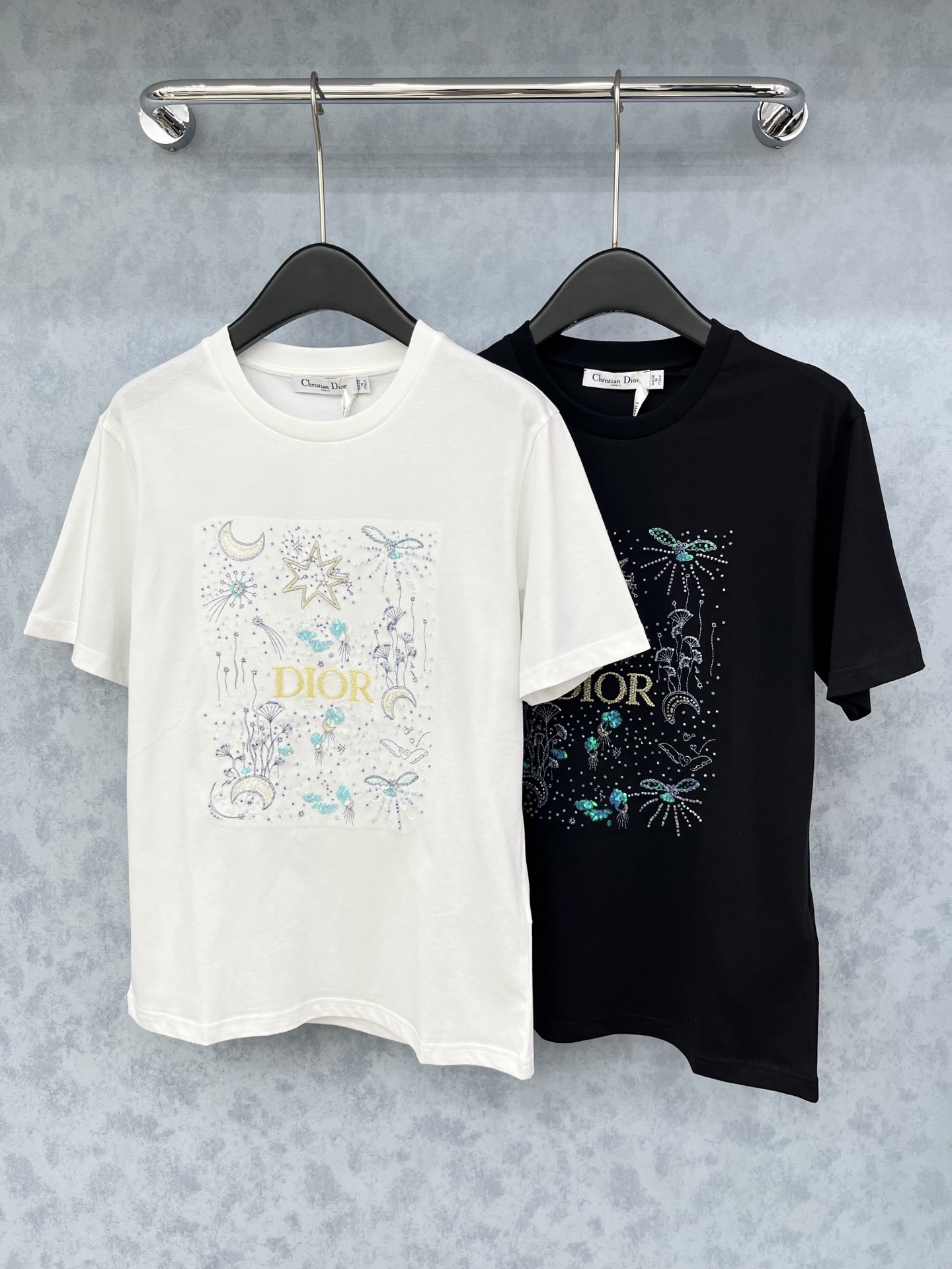 🛒𝐍𝐄𝐖 · 𝟐𝟎𝟐5/爆款现货原单品质 Dio*｜精致订钻短袖T恤高订面料 亲肤透气舒适标志性字母图案