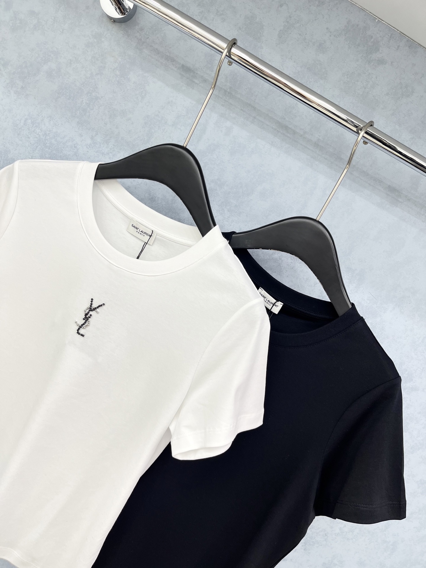 🛒𝐍𝐄𝐖 · 𝟐𝟎𝟐5/爆款现货原单品质 Ysl*｜精致订钻短袖T恤高订面料 亲肤透气舒适标志性字母图案