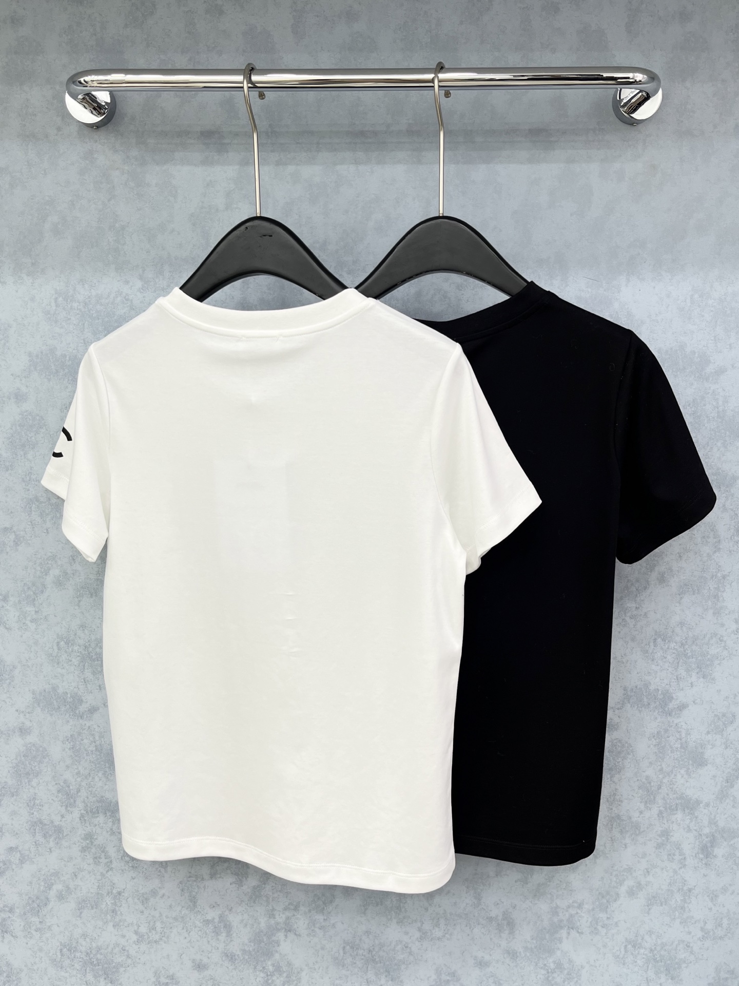 🛒𝐍𝐄𝐖 · 𝟐𝟎𝟐5/爆款现货原单品质 Cha*｜精致印花短袖T恤高订面料 亲肤透气舒适标志性字母图案