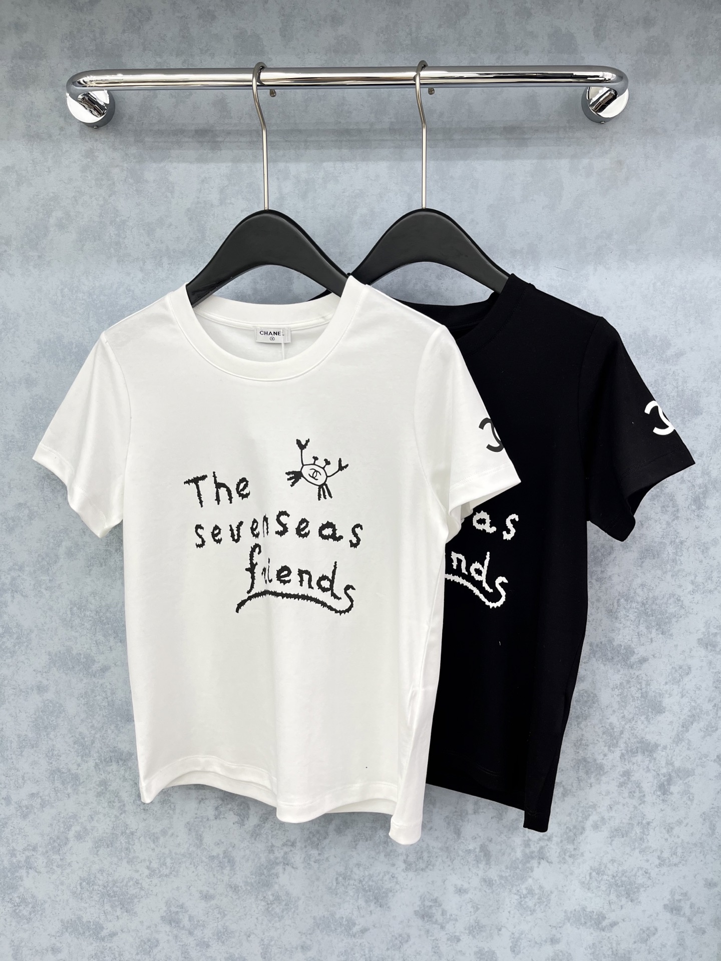 🛒𝐍𝐄𝐖 · 𝟐𝟎𝟐5/爆款现货原单品质 Cha*｜精致印花短袖T恤高订面料 亲肤透气舒适标志性字母图案