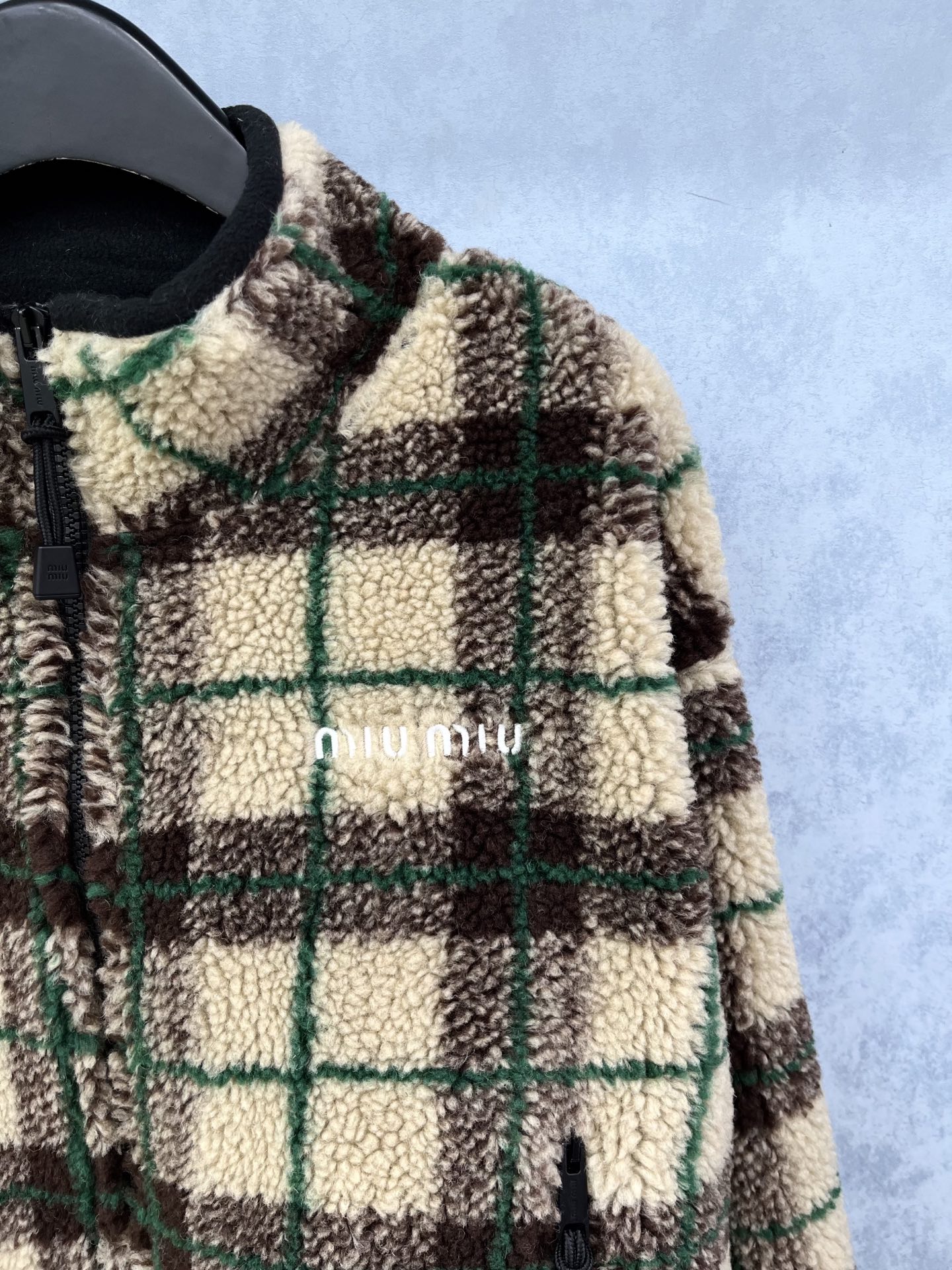 🛒𝐍𝐄𝐖 · 𝟐𝟎𝟐5/爆款现货【原版定制】 Miu Mi *｜2025新品摇粒绒拉链外套 系列款对比🆚