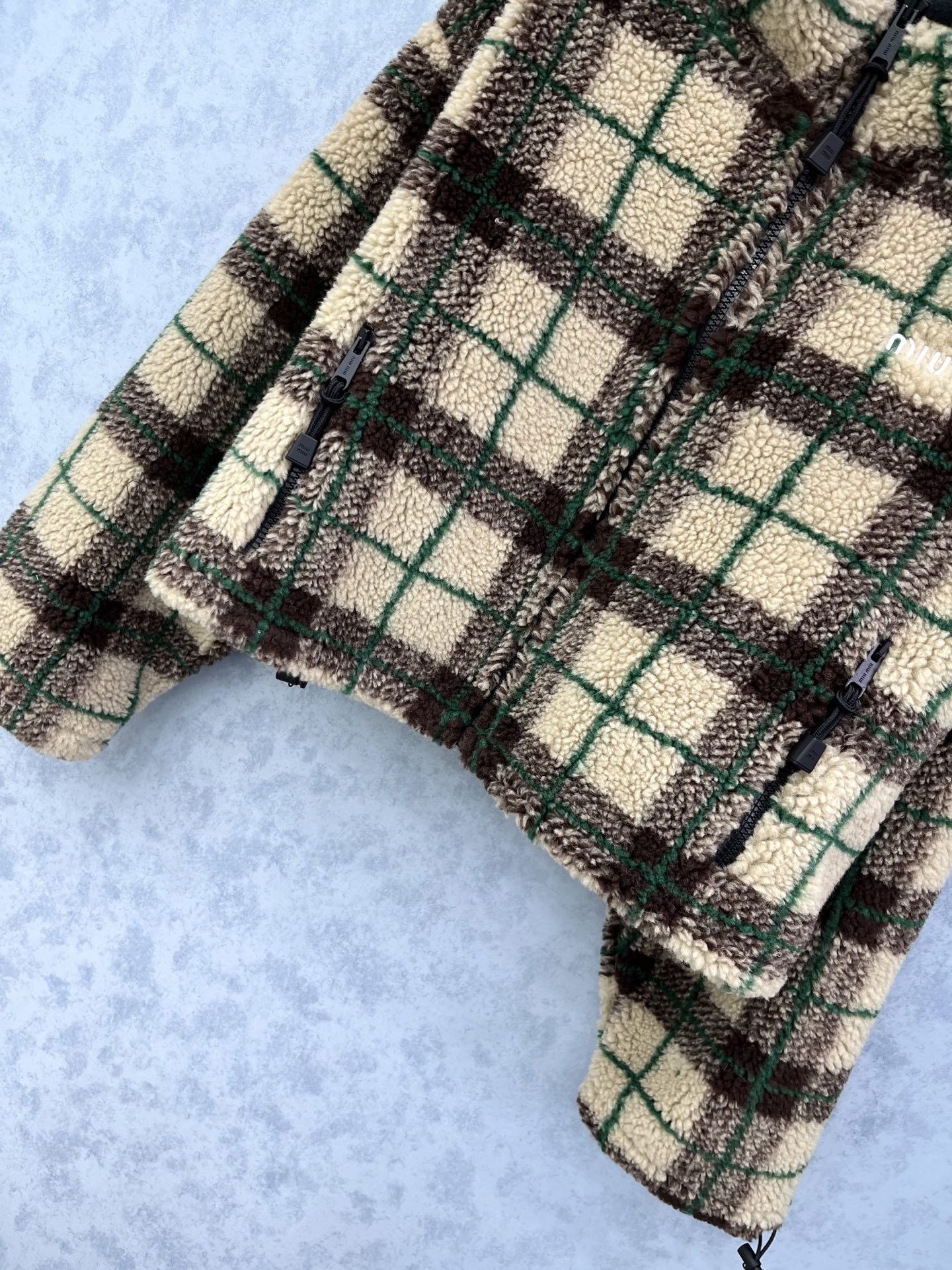 🛒𝐍𝐄𝐖 · 𝟐𝟎𝟐5/爆款现货【原版定制】 Miu Mi *｜2025新品摇粒绒拉链外套 系列款对比🆚