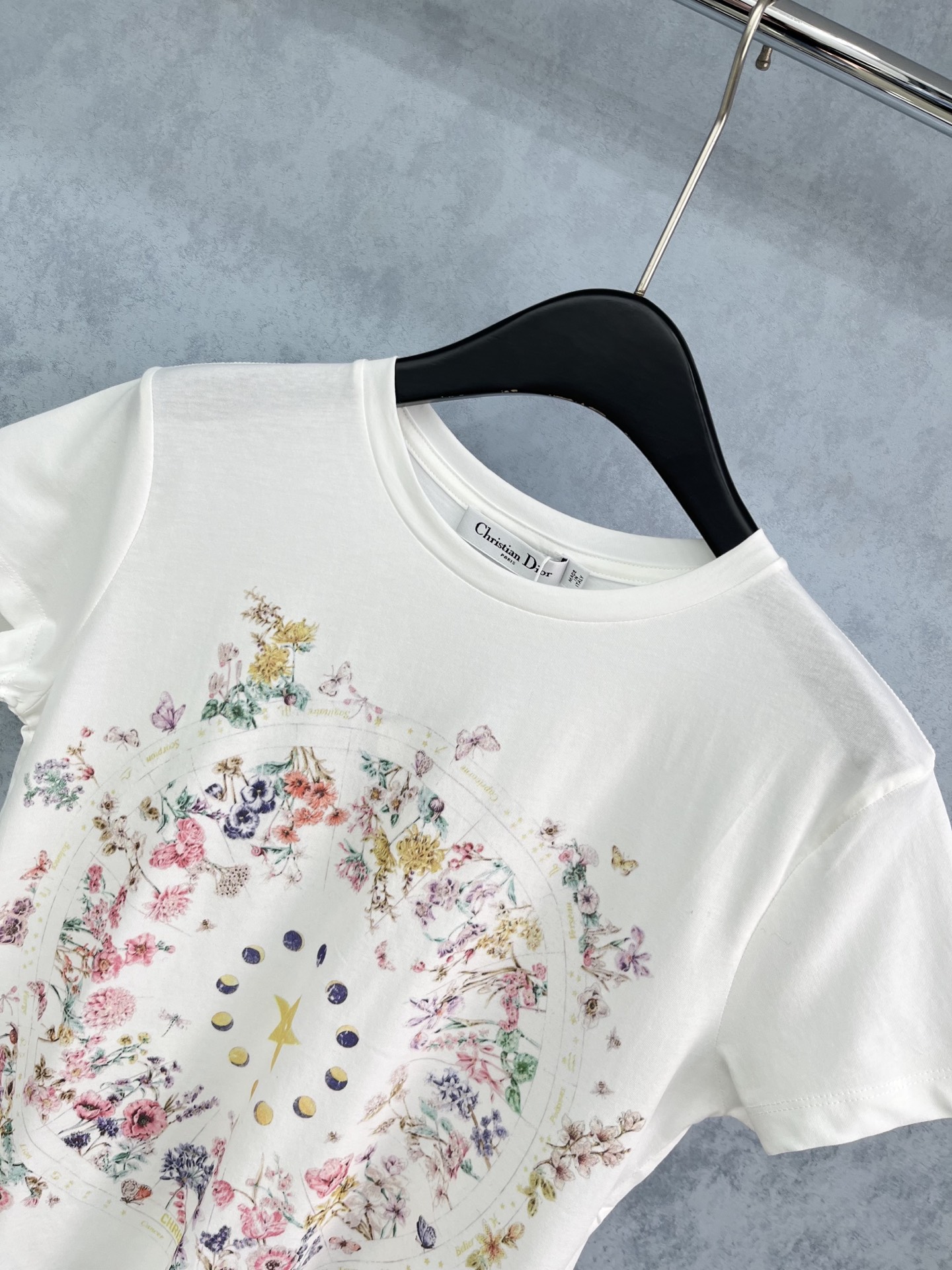 🛒𝐍𝐄𝐖 · 𝟐𝟎𝟐5/爆款现货【原版定制】Dio*｜精致印花短袖T恤高订面料 亲肤透气舒适标志性字母图