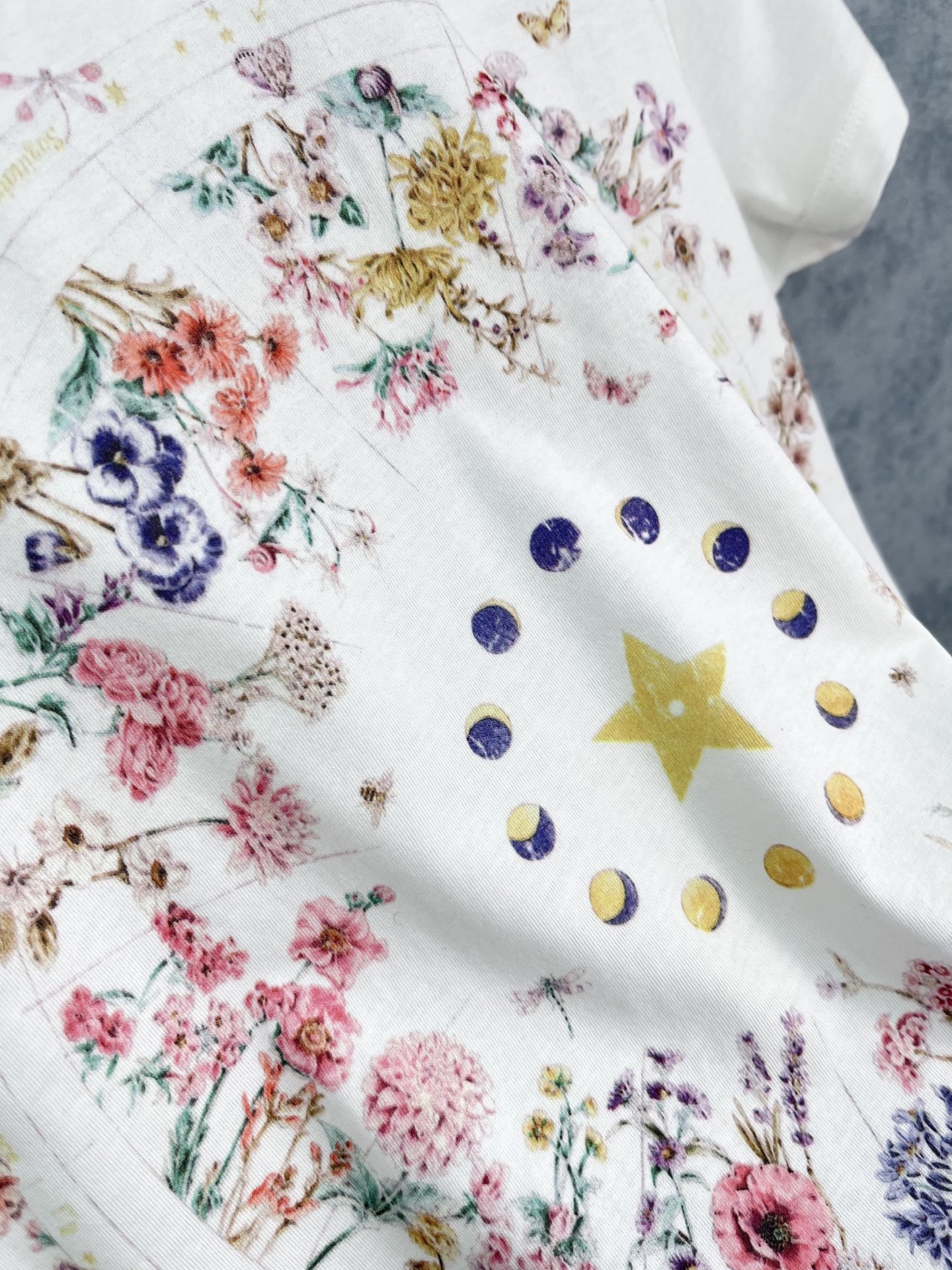 🛒𝐍𝐄𝐖 · 𝟐𝟎𝟐5/爆款现货【原版定制】Dio*｜精致印花短袖T恤高订面料 亲肤透气舒适标志性字母图