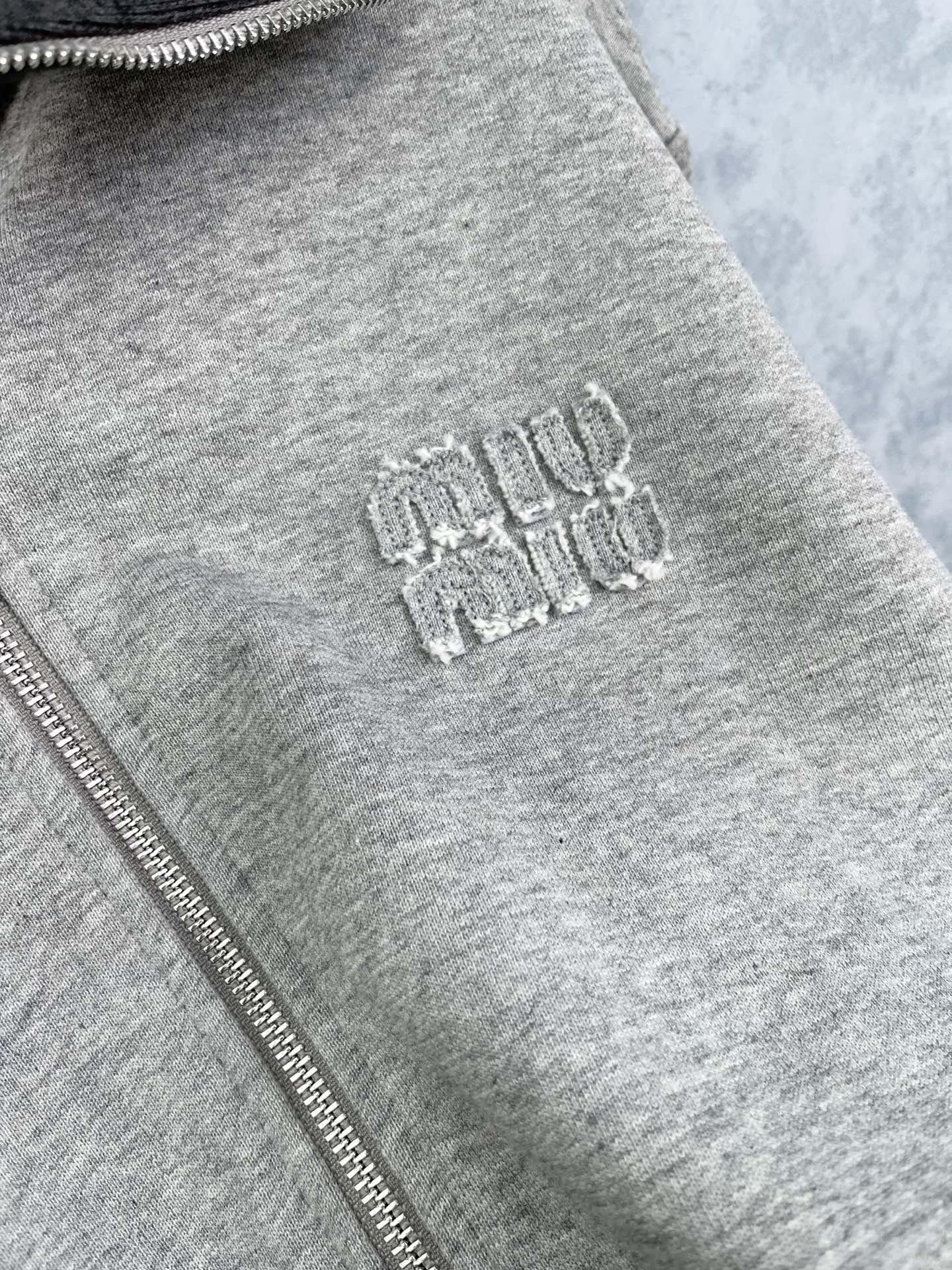 🛒𝐍𝐄𝐖 · 𝟐𝟎𝟐5/爆款现货原单品质 Miu Mi*｜25幢色翻领系列款新品外套高端定制棉质面料 立