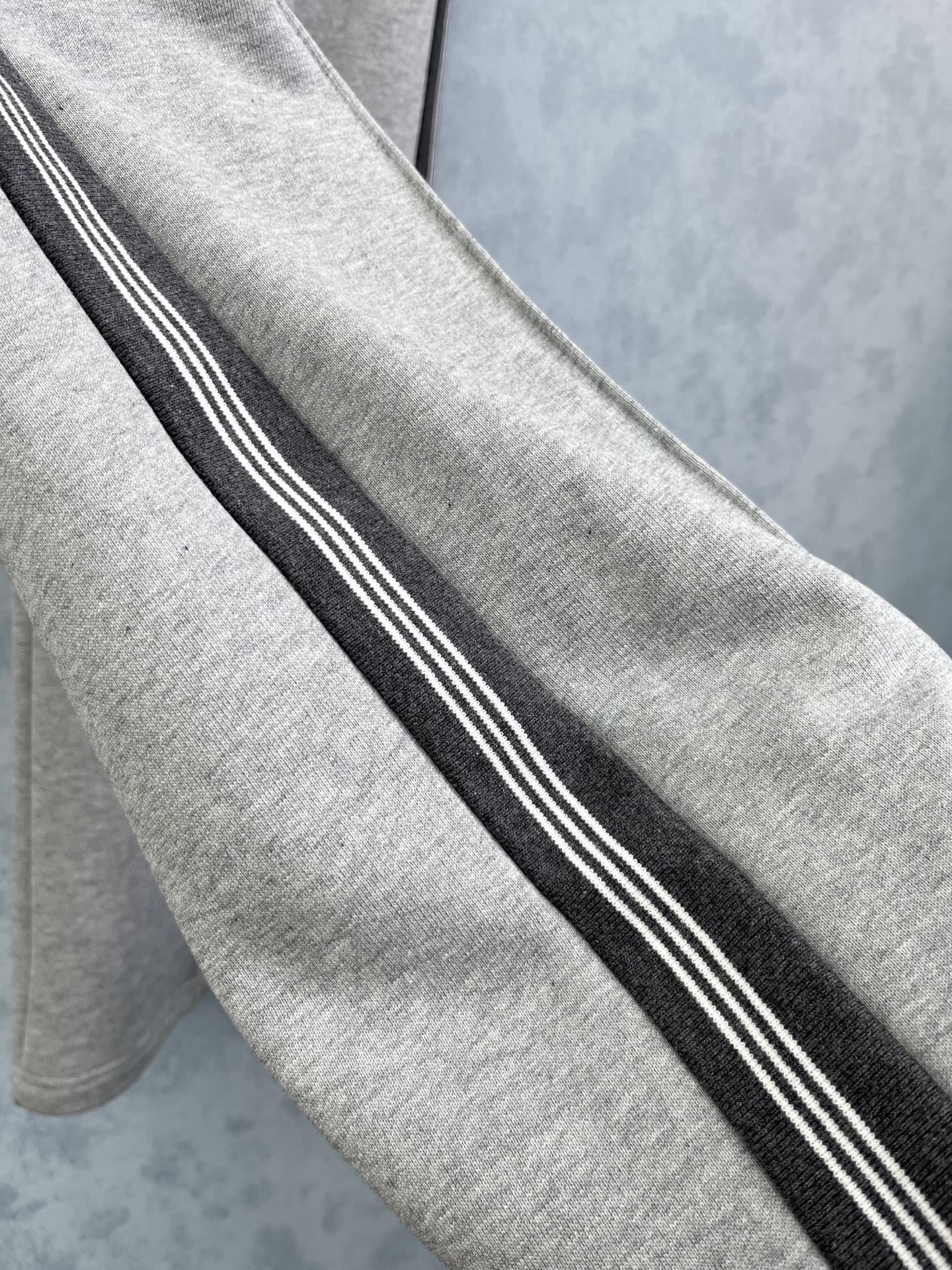 🛒𝐍𝐄𝐖 · 𝟐𝟎𝟐5/爆款现货原单品质 Miu Mi*｜25撞色织带拼接系列款新品休闲裤高端定制棉质面