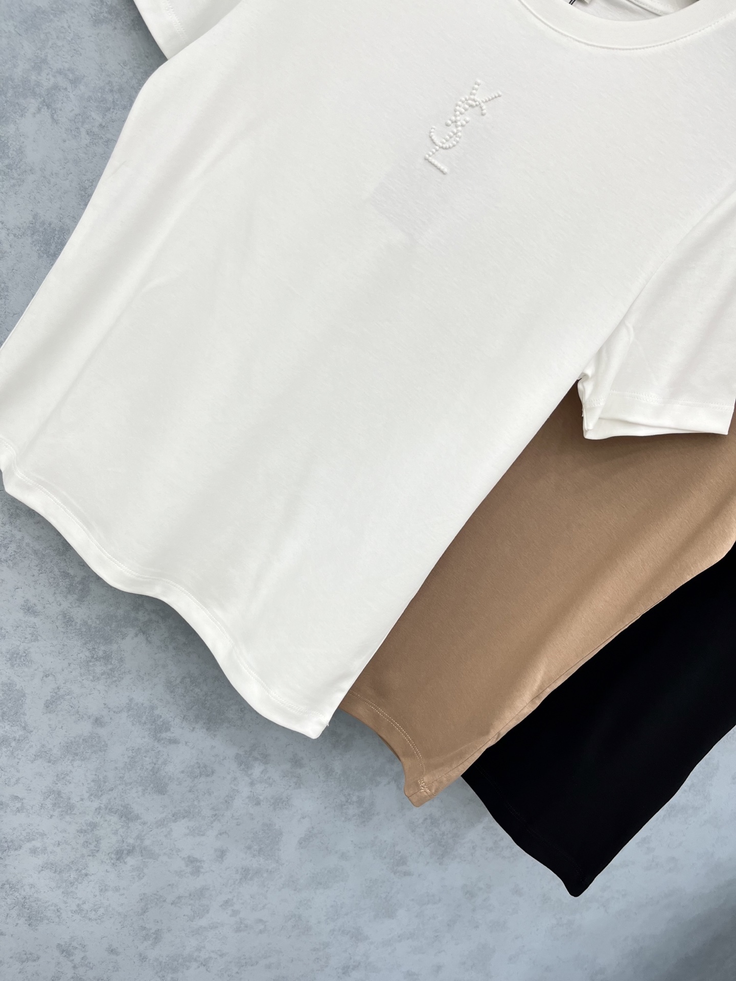 🛒𝐍𝐄𝐖 · 𝟐𝟎𝟐5/爆款现货原单品质 Ysl*｜精致刺绣短袖T恤高订面料 亲肤透气舒适标志性字母图案